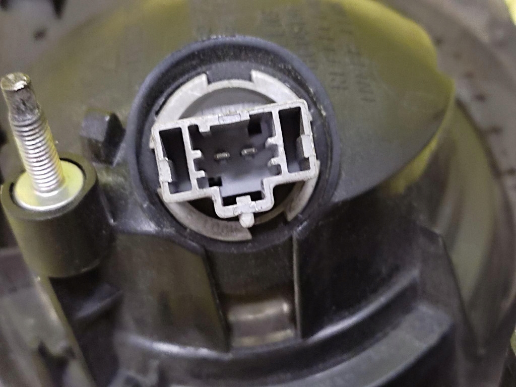 MAZDA 3 light left rear part