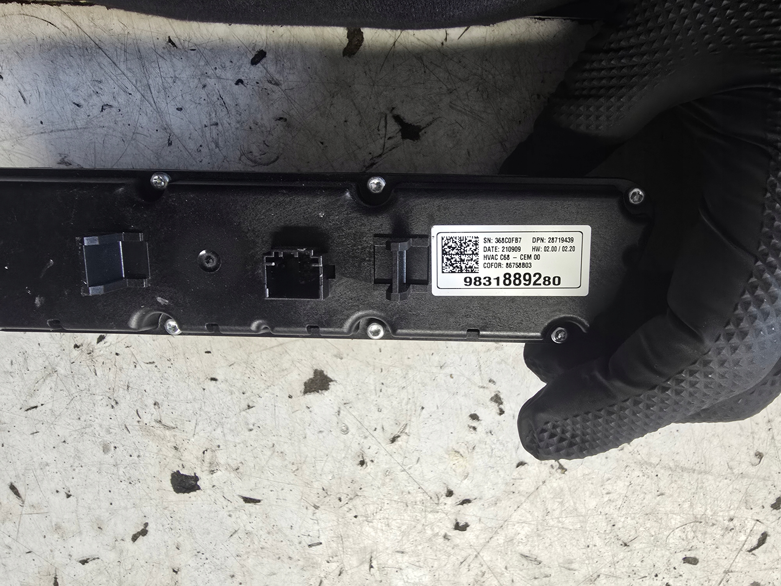 OPEL MOKKA B II Unite commande clima 9831889280