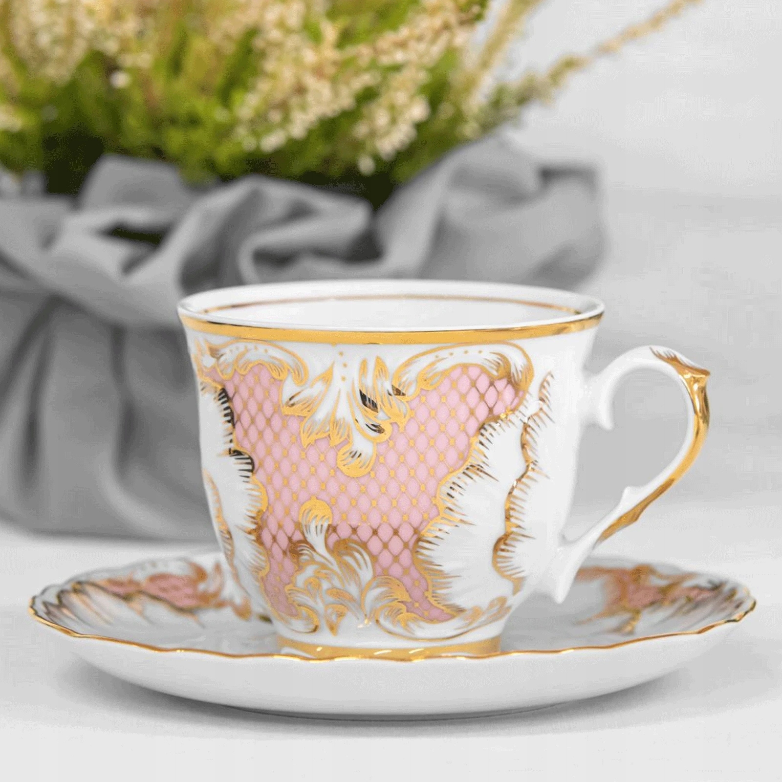 Ćmielów šálka Rococo Pudrová ružová 250 ml – ručne pozlátená
