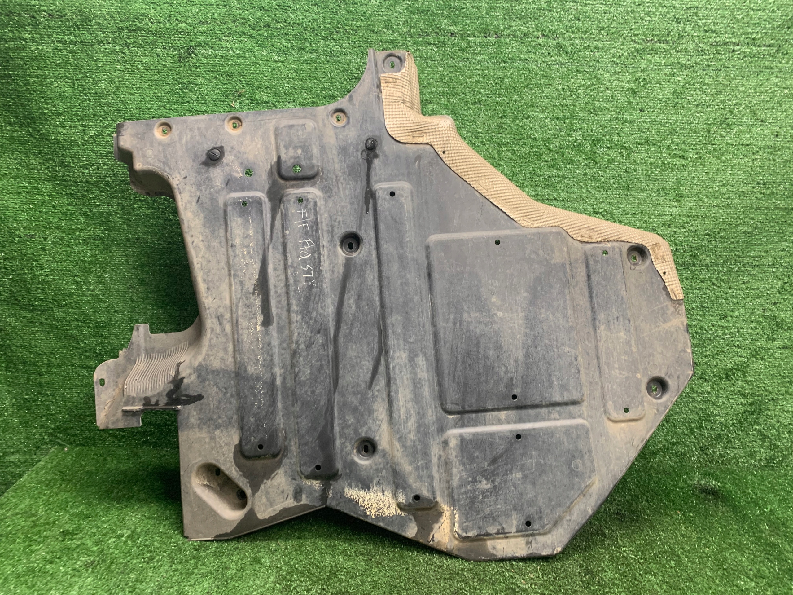 abdeckung BODEN Blende Abdeckung Behälter des Kraftstoffsbehälters OPEL INSIGNIA A 22911780