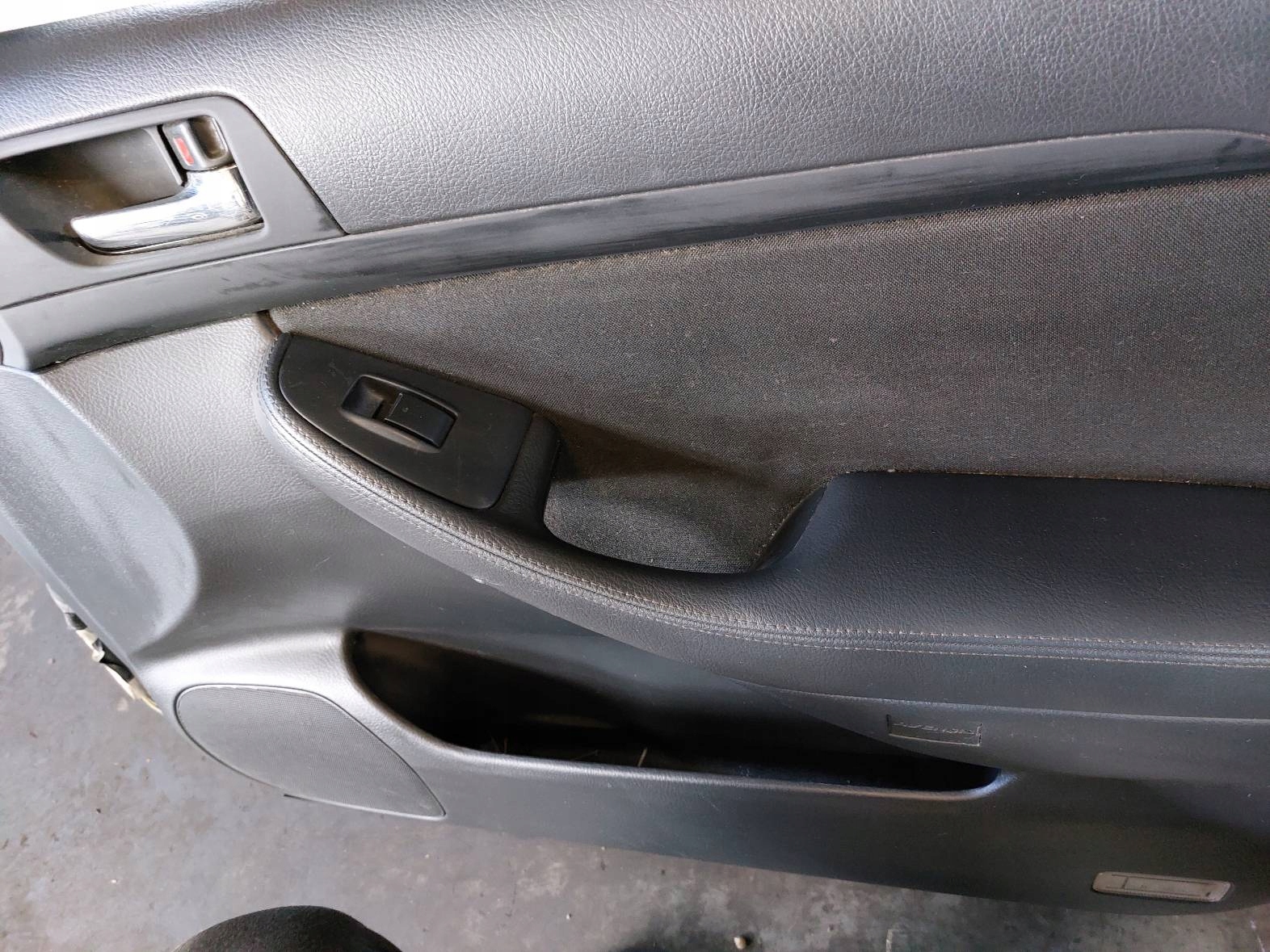 door complete right front TOYOTA AVENSIS T25 209