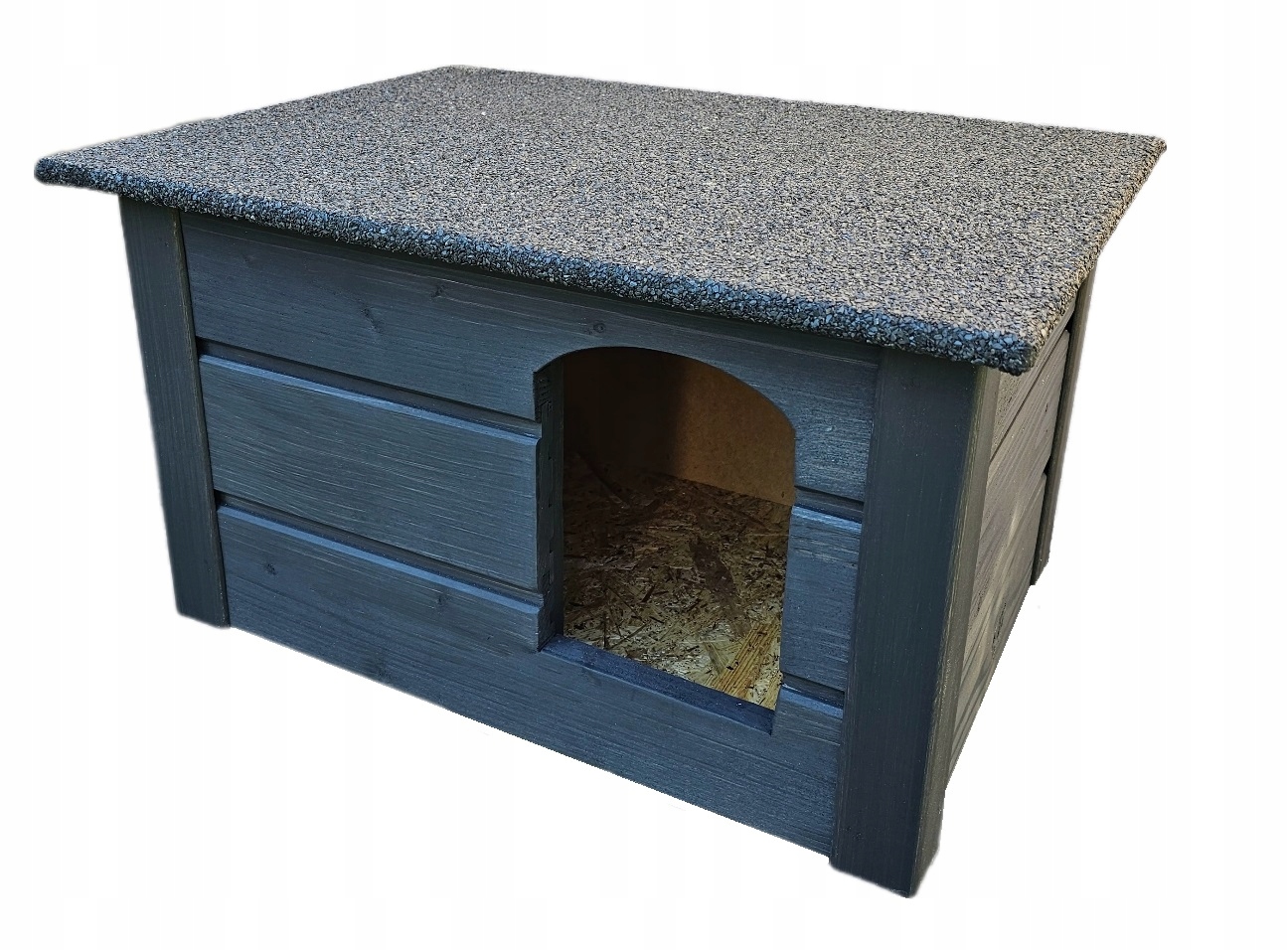 Buda dla kota ocieplana