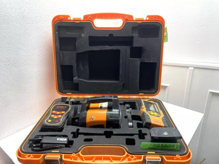 NIWELATOR LASEROWY ROTACYJNY GEO-FENNEL FLG 245HV