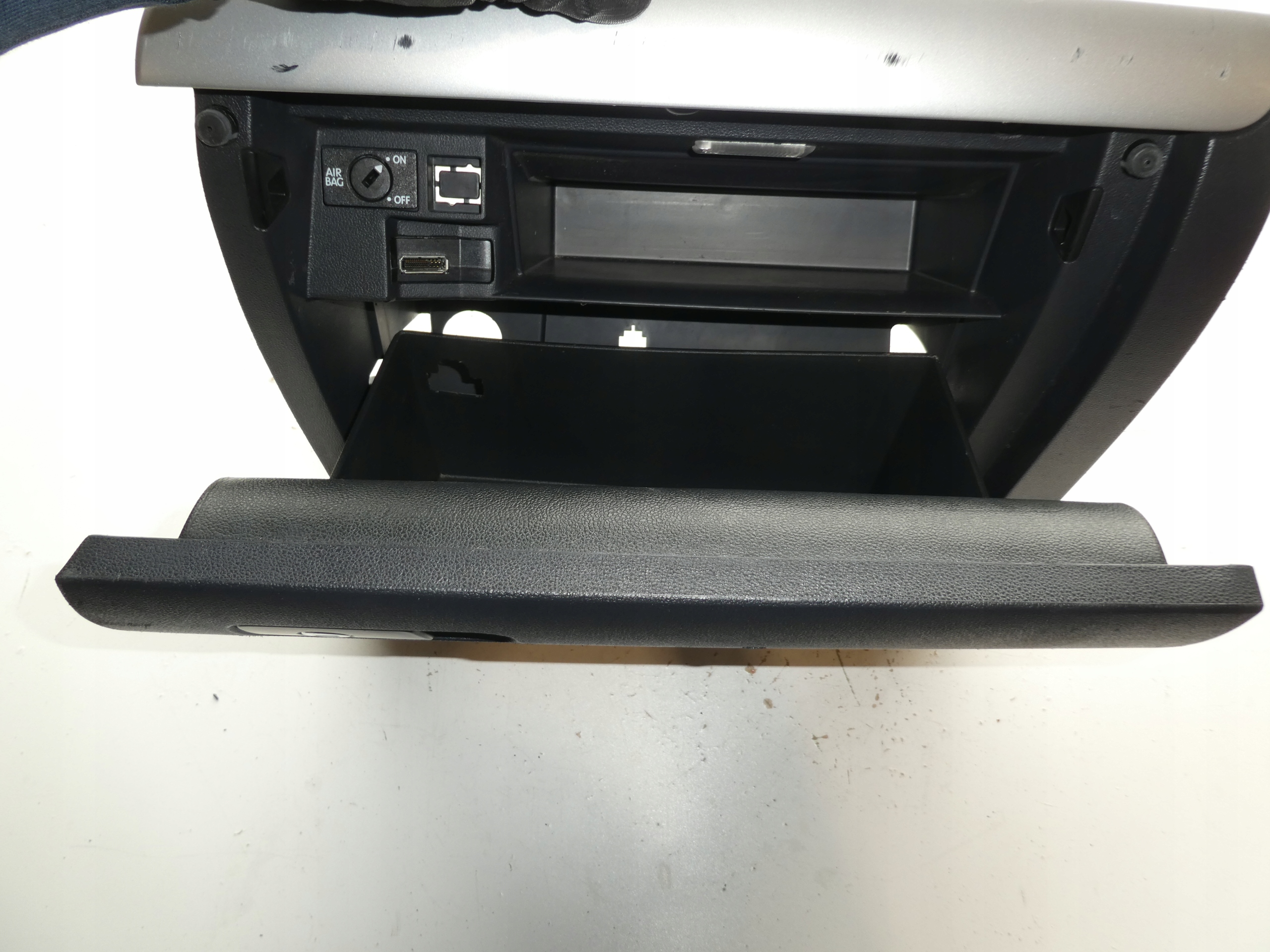 VW JETTA 6 VI HANDSCHUHFACH 5C7857097