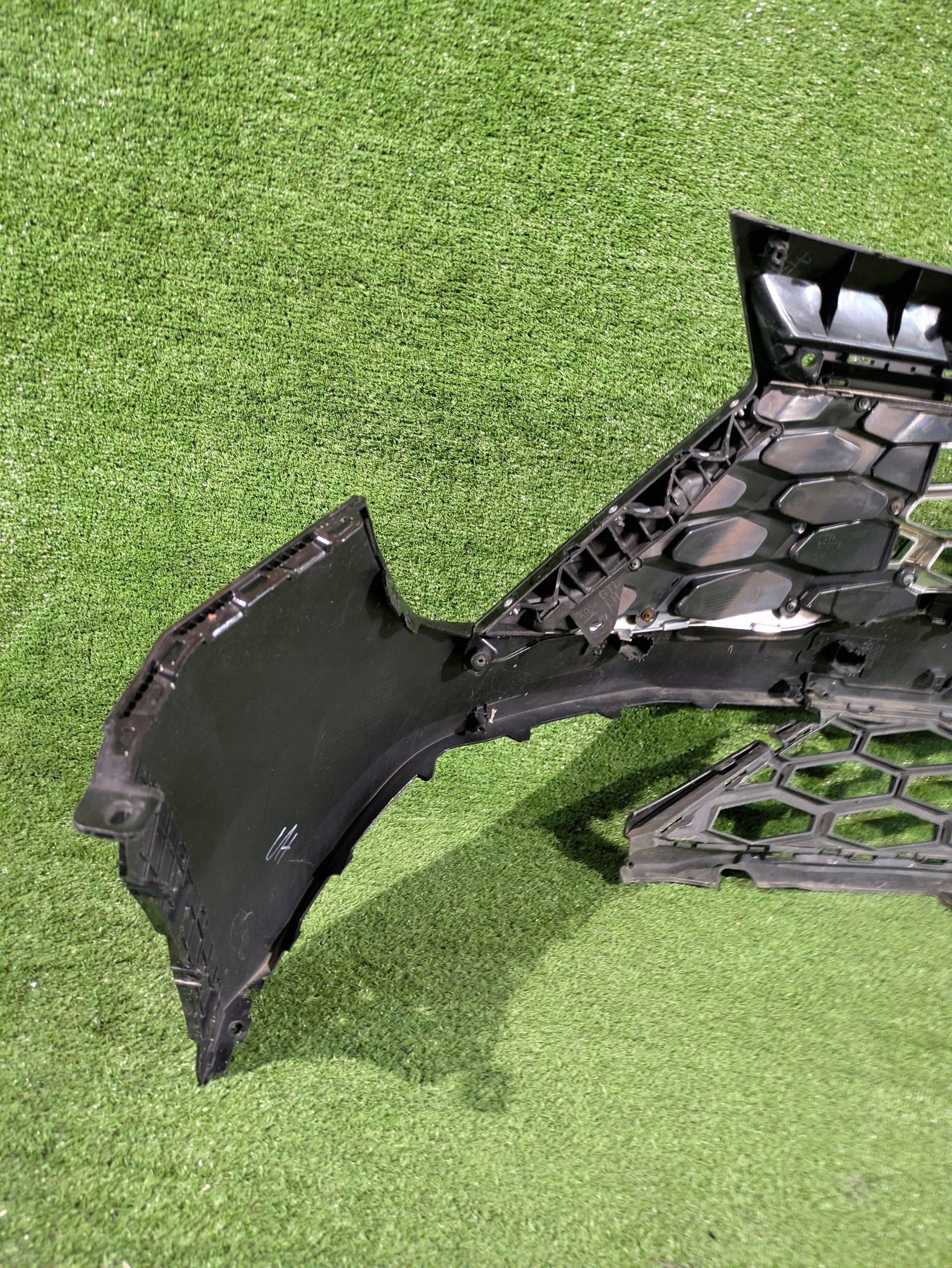 front bumper front KIA SPORTAGE V GT-LINE NR.Z9180