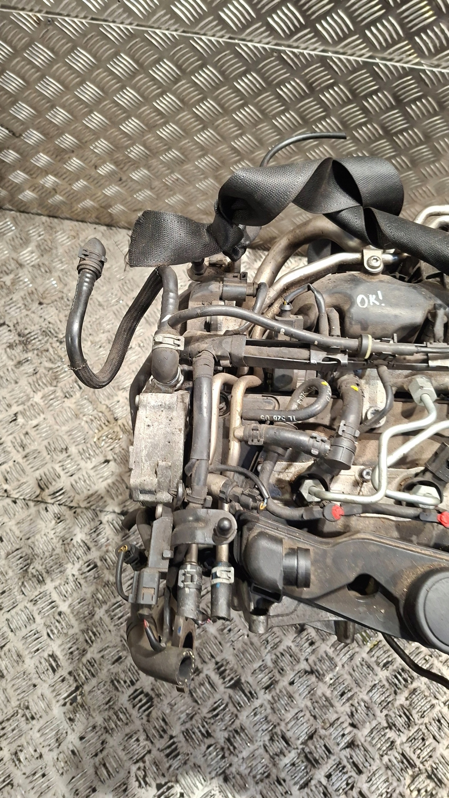 engine pillar Z UKLADEM PALIWOWYM AUDI A6 C6 FL 2.0TDI CAGB