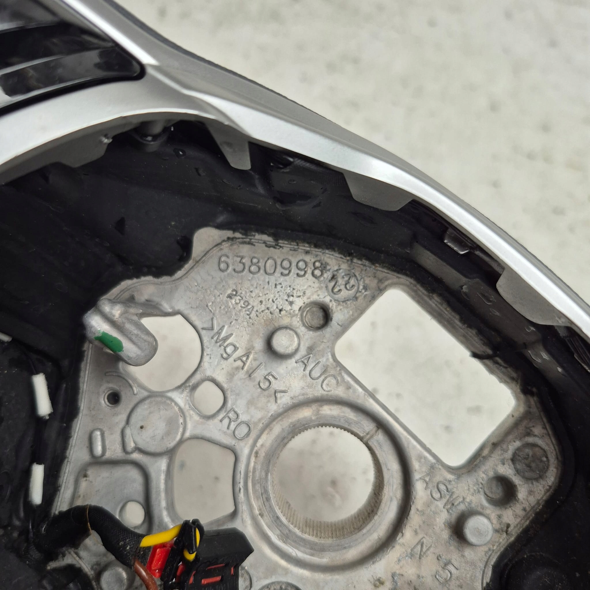 VW Volant MULTIFUNKCYJNA 6380998 659704900A