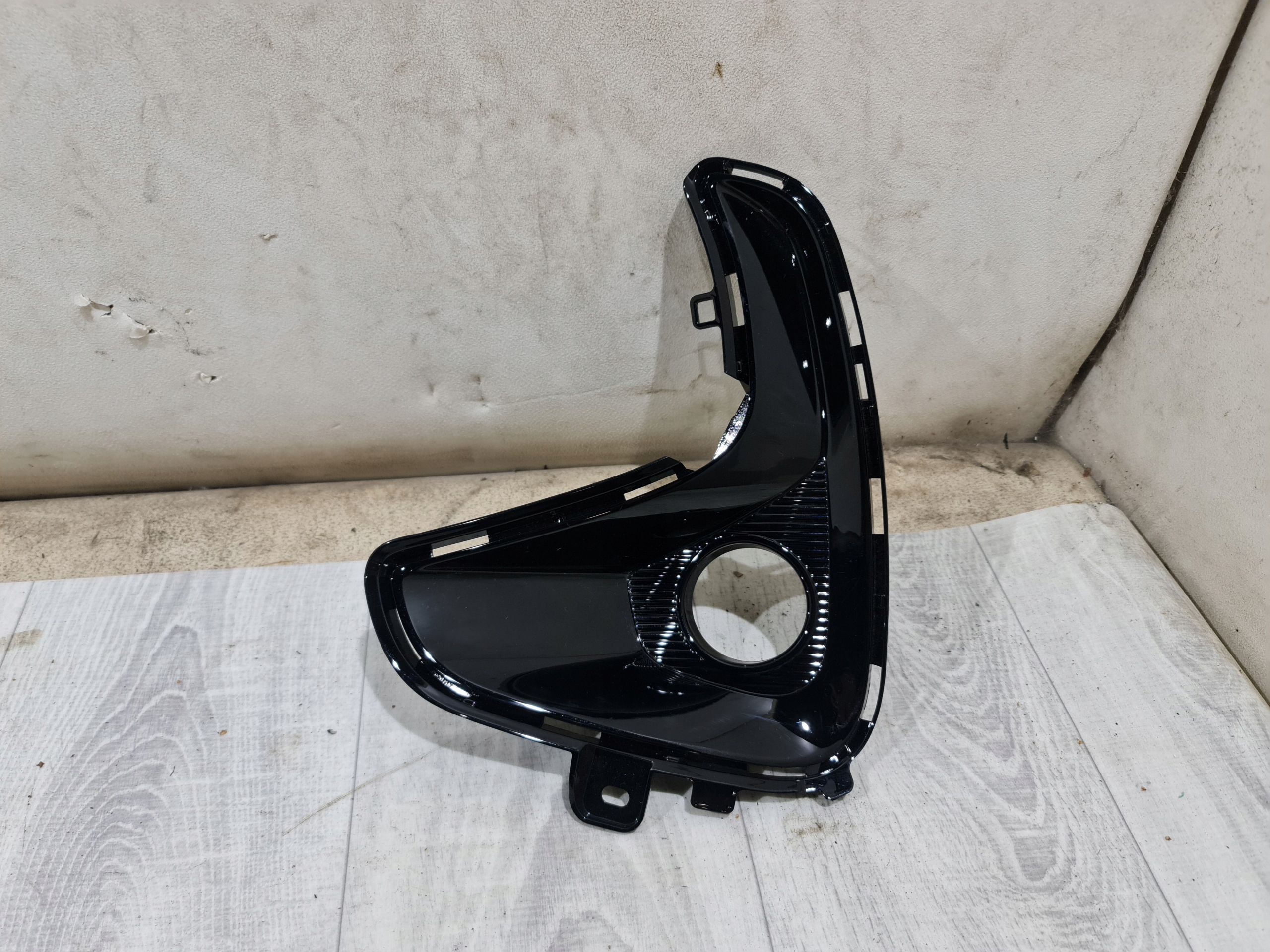 52113-0D260 - TOYOTA YARIS IV ТОРЦЕВА КРИШКА ГАЛОГЕННЕ КРІПЛЕННЯ Л