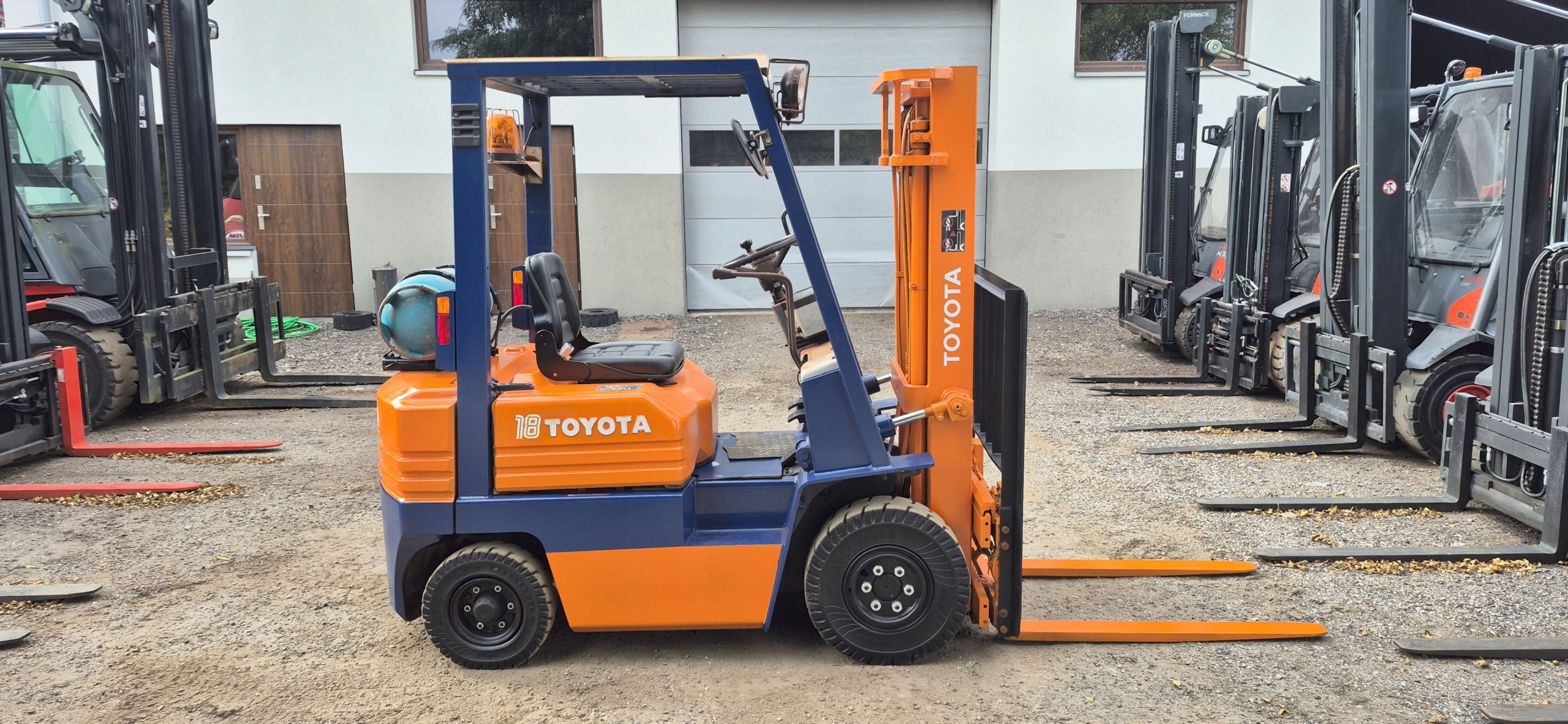 Wózek Widłowy Toyota 5FG18 - Przesuw Boczny - Automat - Stan BDB.