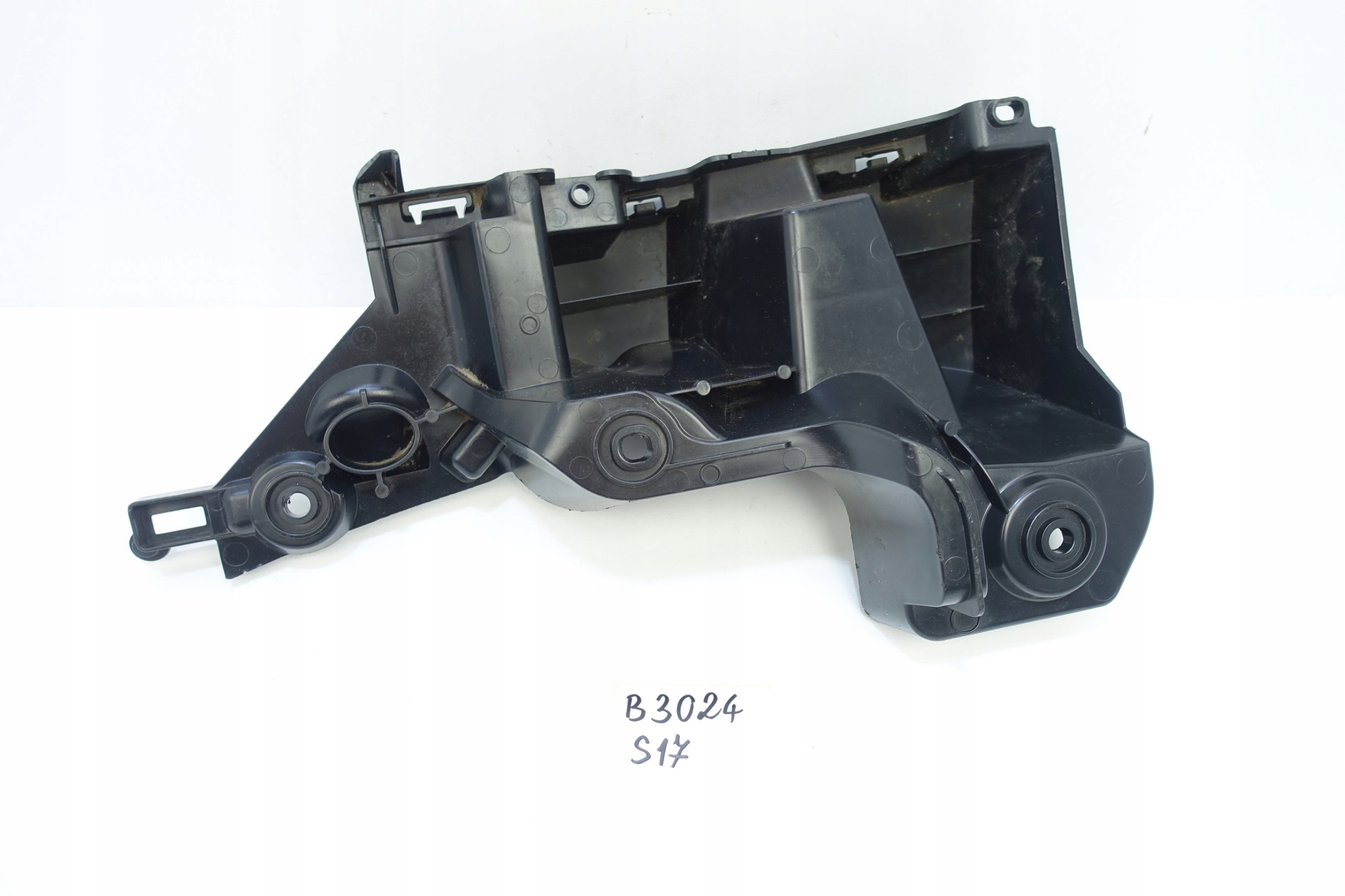 SLIZG ZDERZAKA LEWY TYL CITROEN C4 CACTUS LIFT