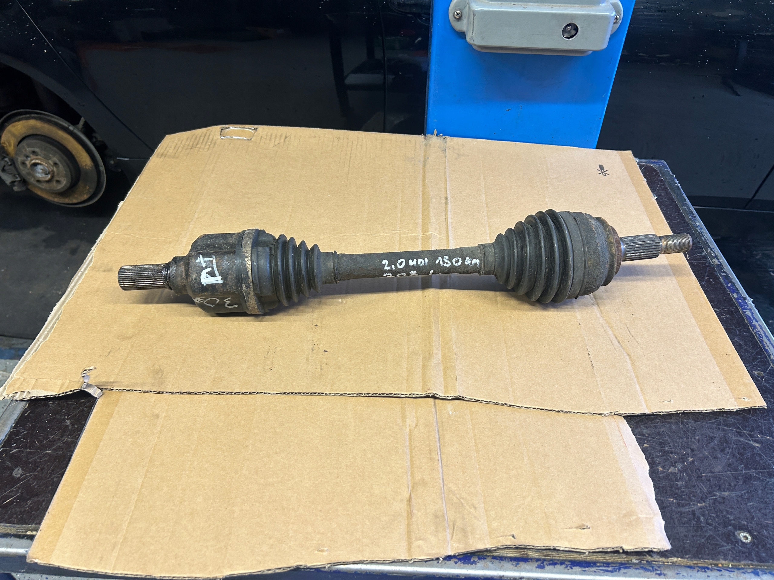 PEUGEOT 308 II T9 2,0 BLUEHDI AUTOMAT semi-axis left