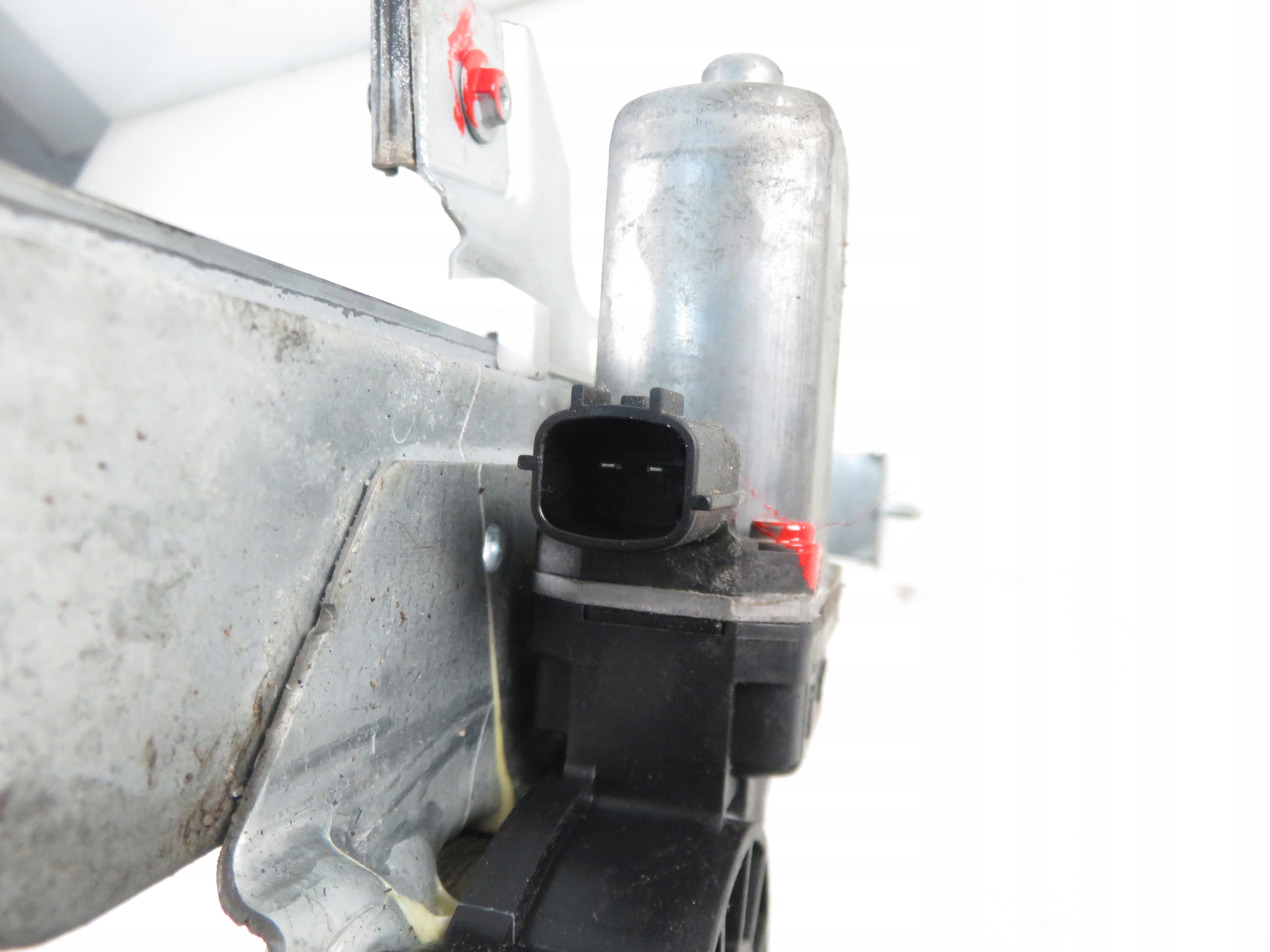 PODNOŚNIK SZYBY LEWY PRZEDNI DACIA DUSTER 807213506R Producent części Dacia OE