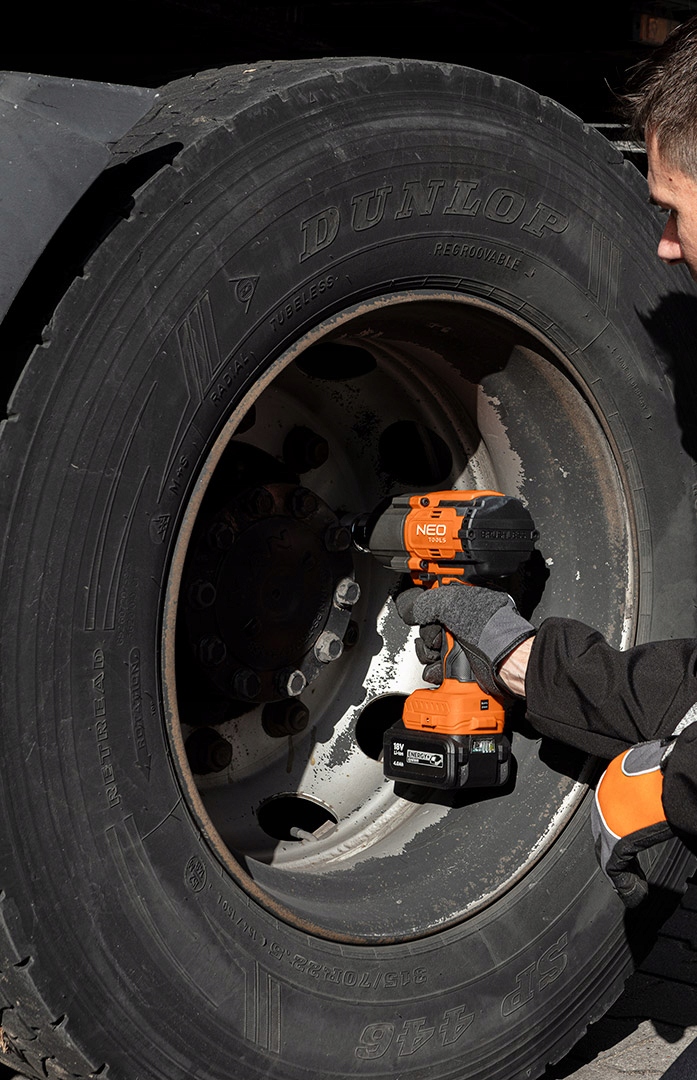 Klucz udarowy bezszczotkowy 1/2" 1100Nm akumulatorowy Energy+ 18V NEO Stan opakowania oryginalne