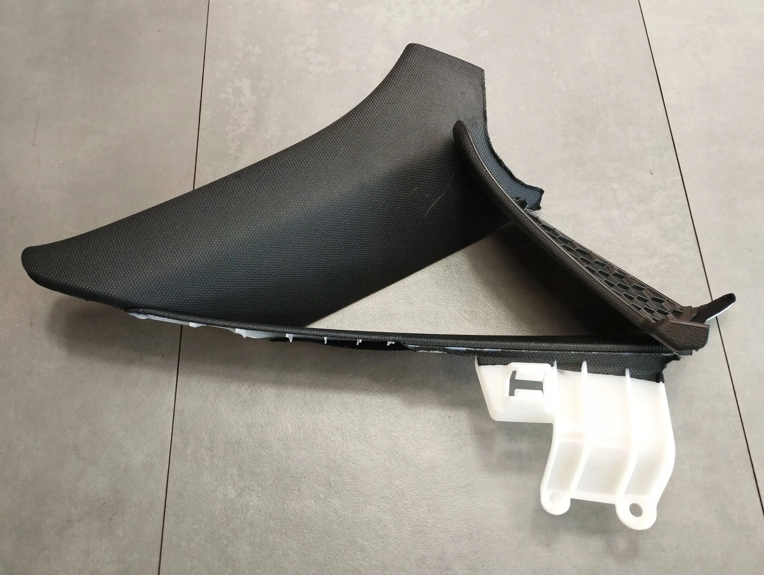 Audi A4 B9 8W cover SLUPKA 8W5867287C