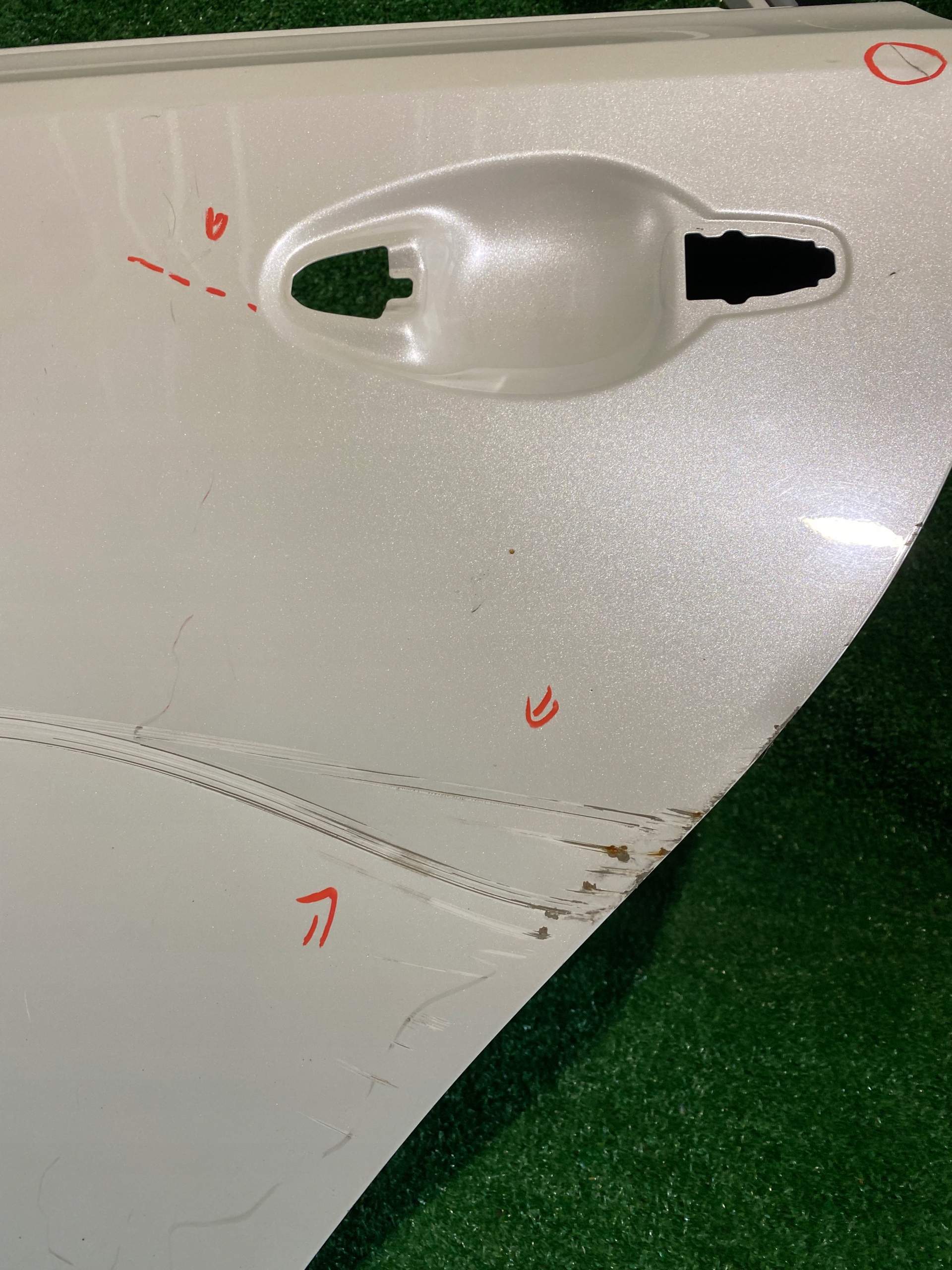 door left rear. TOYOTA AURIS II HB