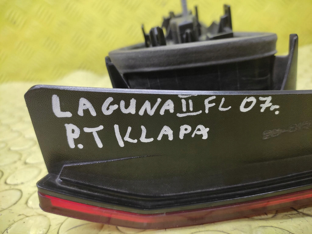 RENAULT LAGUNA II FL light right rear part to the bonnet