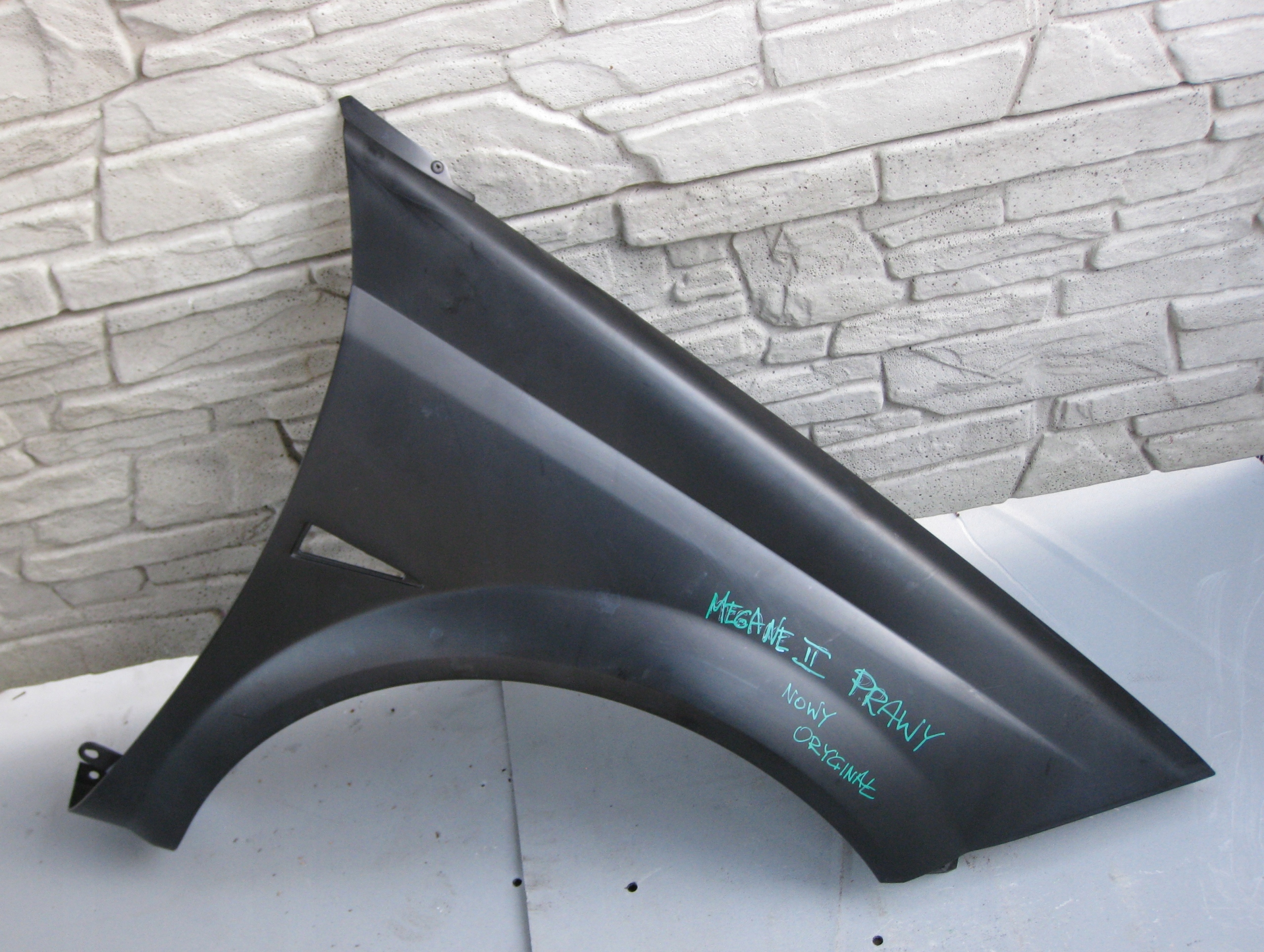 RENAULT MEGANE II CABRIO fender right front 8200112642D