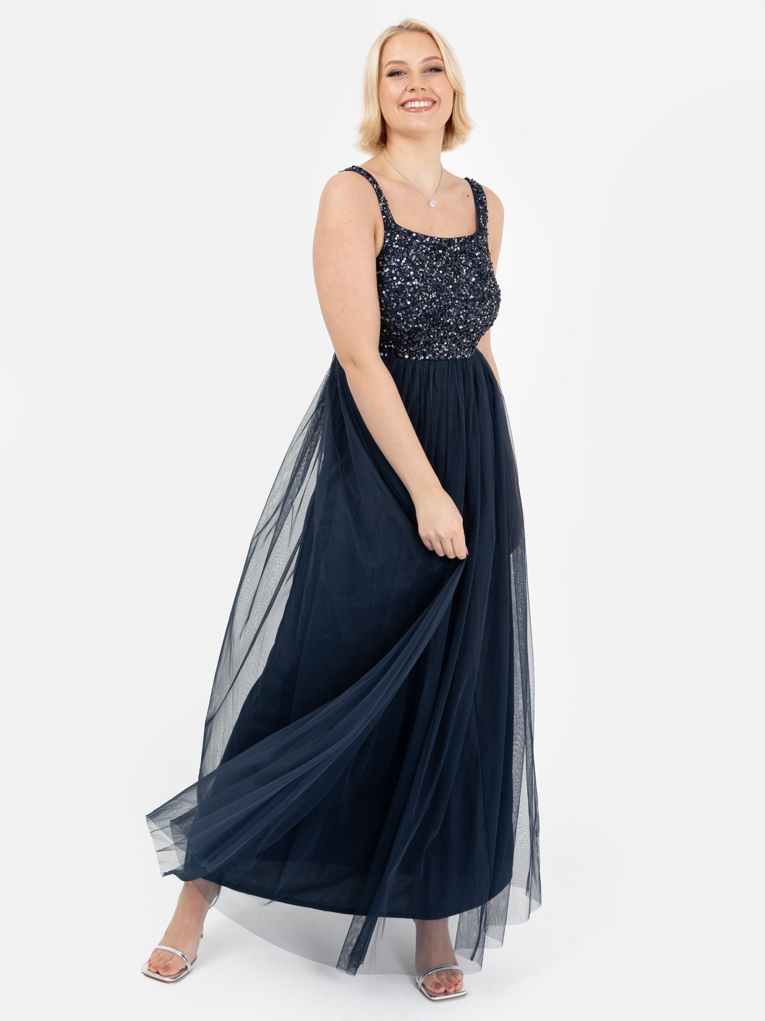 Maya Deluxe Tmavě Modrá Šaty Plus Size S Flitry A Tylem 46 7BA