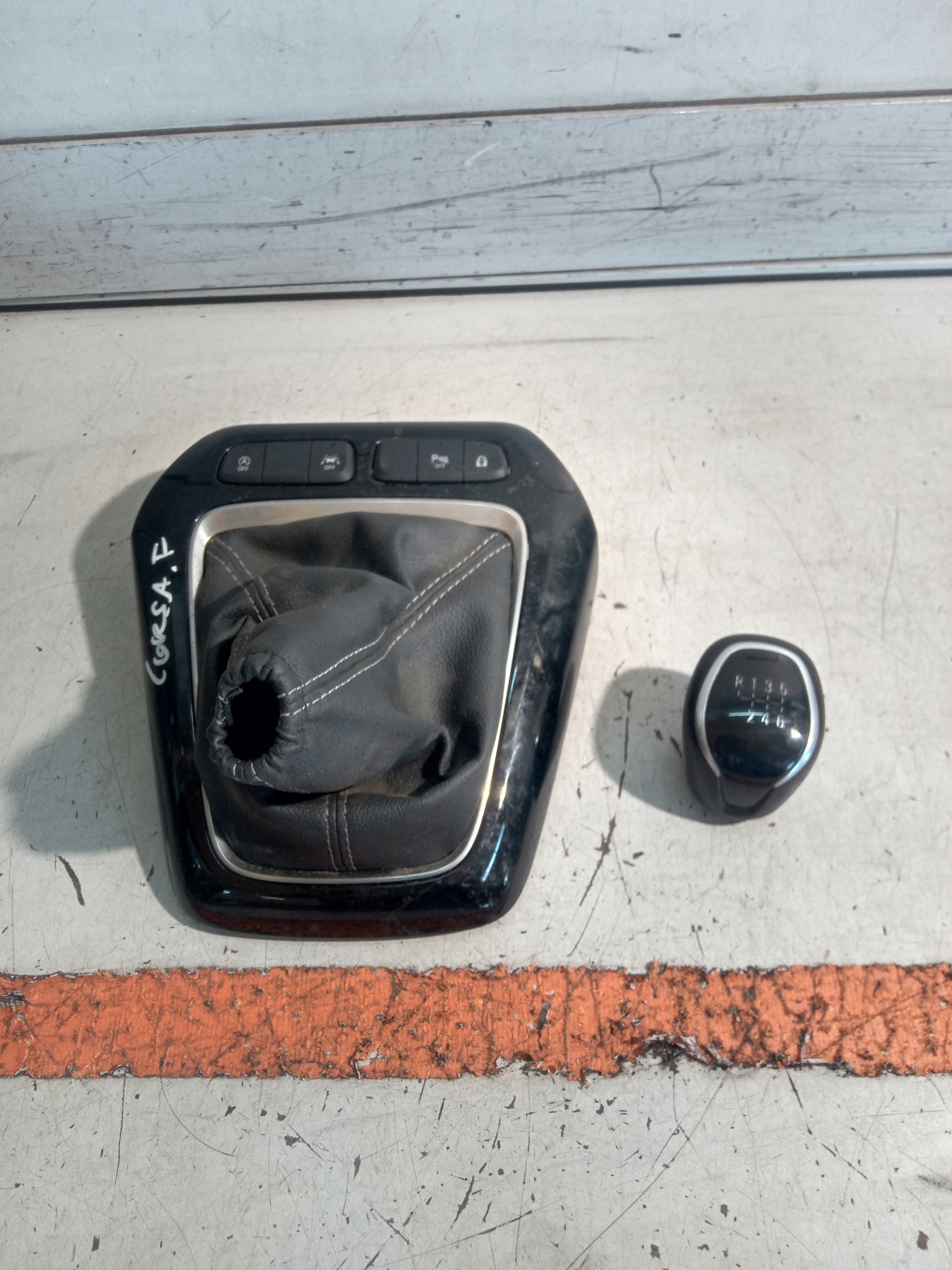 98298161ZD - OPEL CORSA F РАМКА СИЛЬФОН РУЧКА 6B