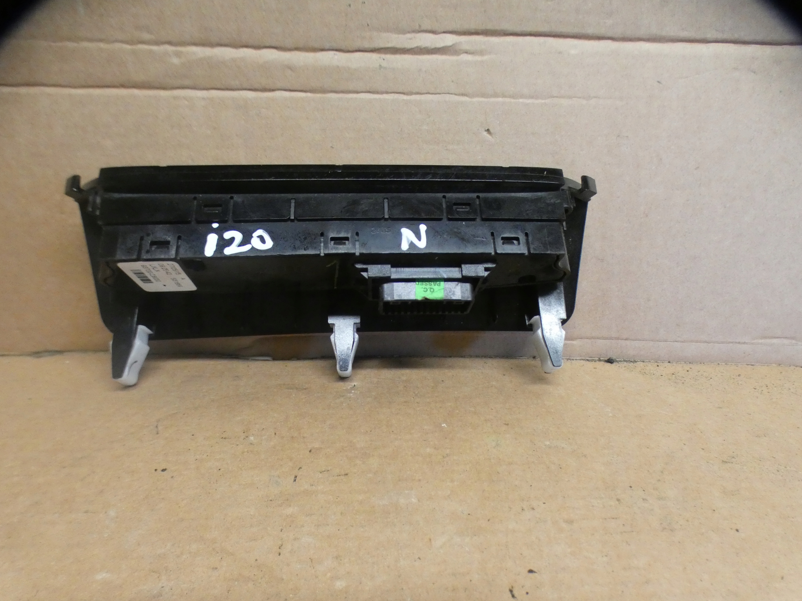 HYUNDAI I20 15r display 93700-C8030