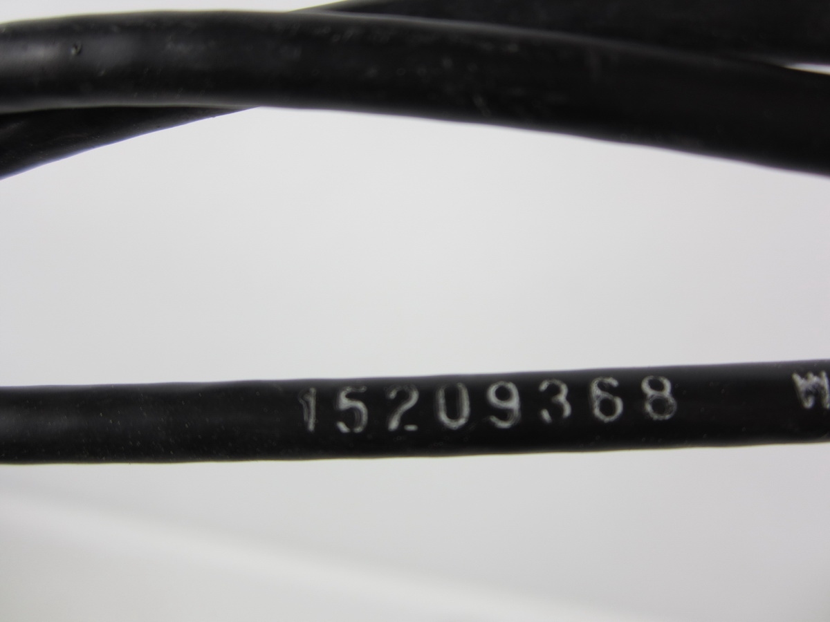 15209368 - Трос капота трос Corvette C6 LS2