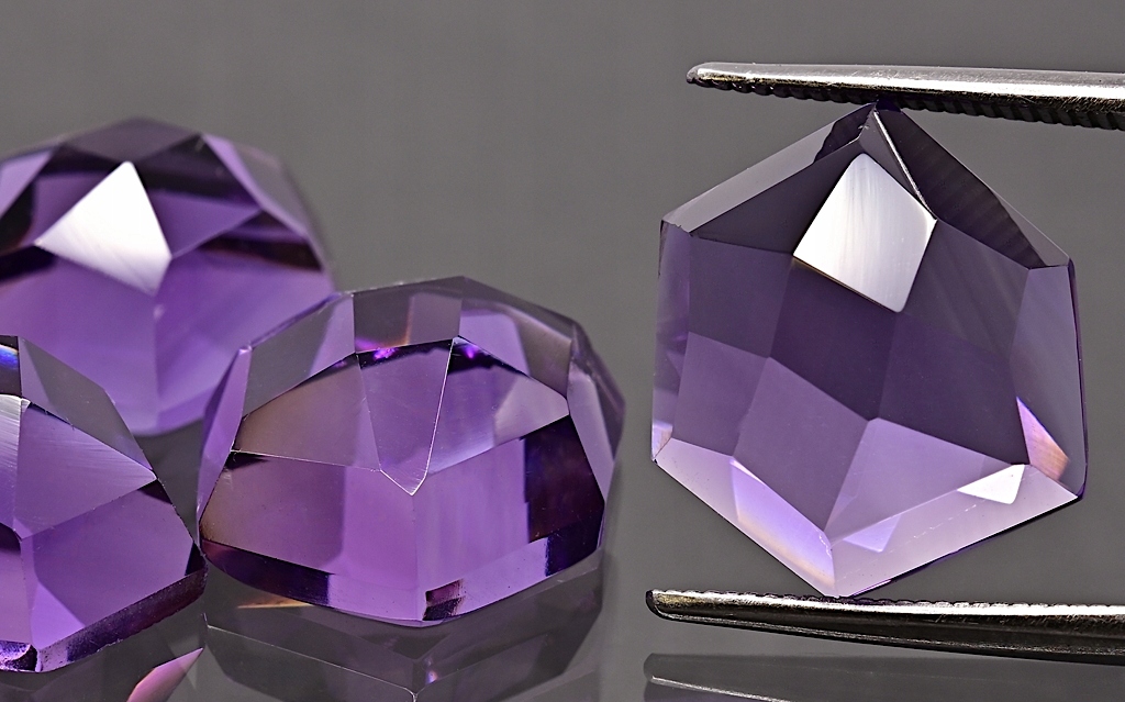 Ametystová fazetovaná fantazijní rozeta 14x12 mm