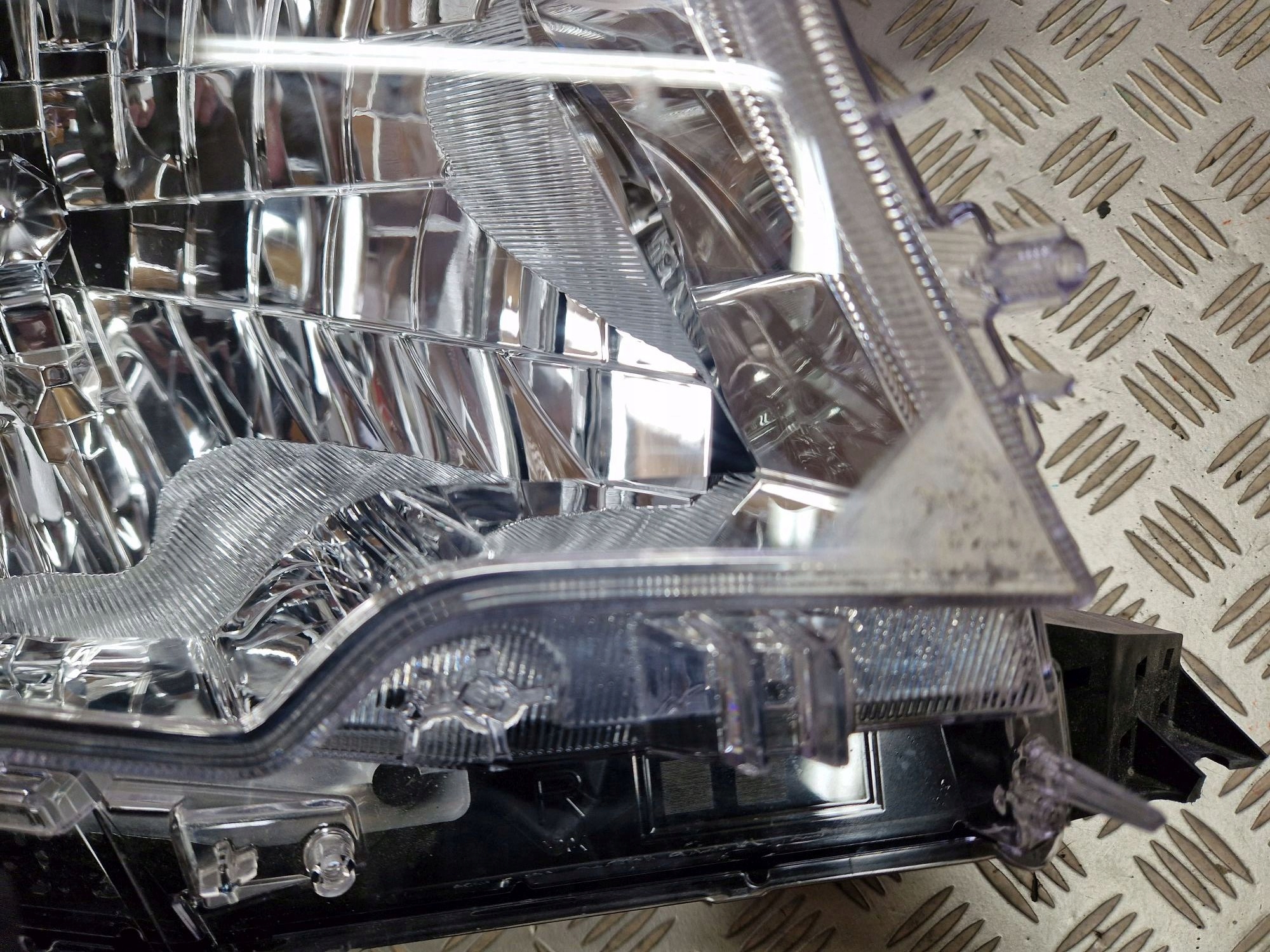 light right front TOYOTA LAND CRUISER PRADO 18R
