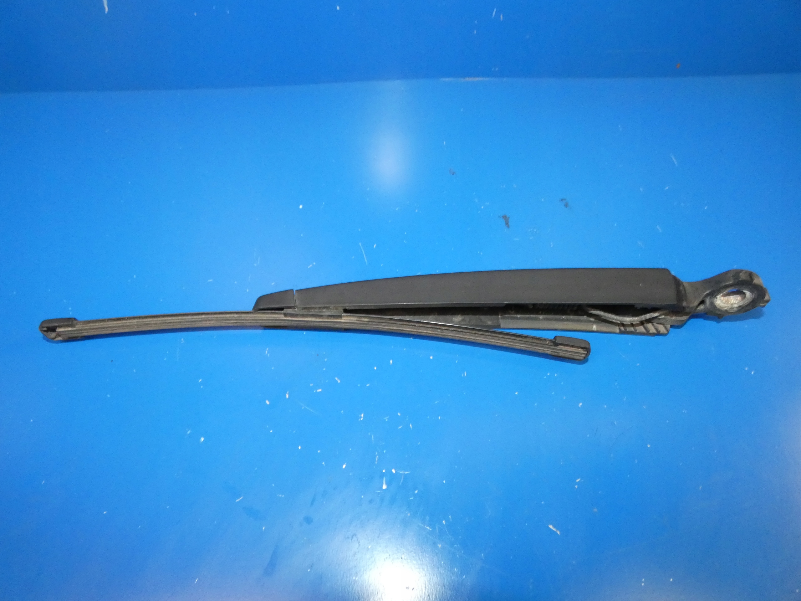 SCIROCCO III 08- wiper arm bonnet rear part