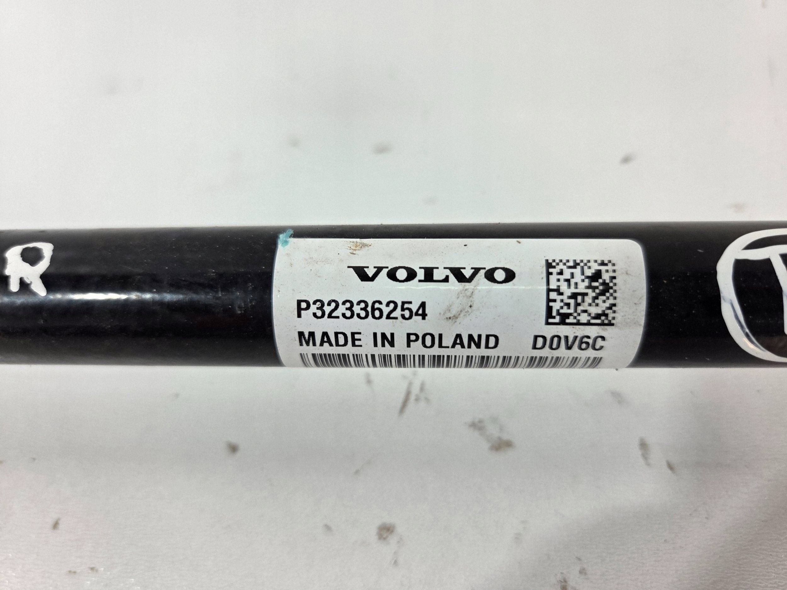 Volvo XC60 II 2,0D semi-axis rear P32336254 (T444)