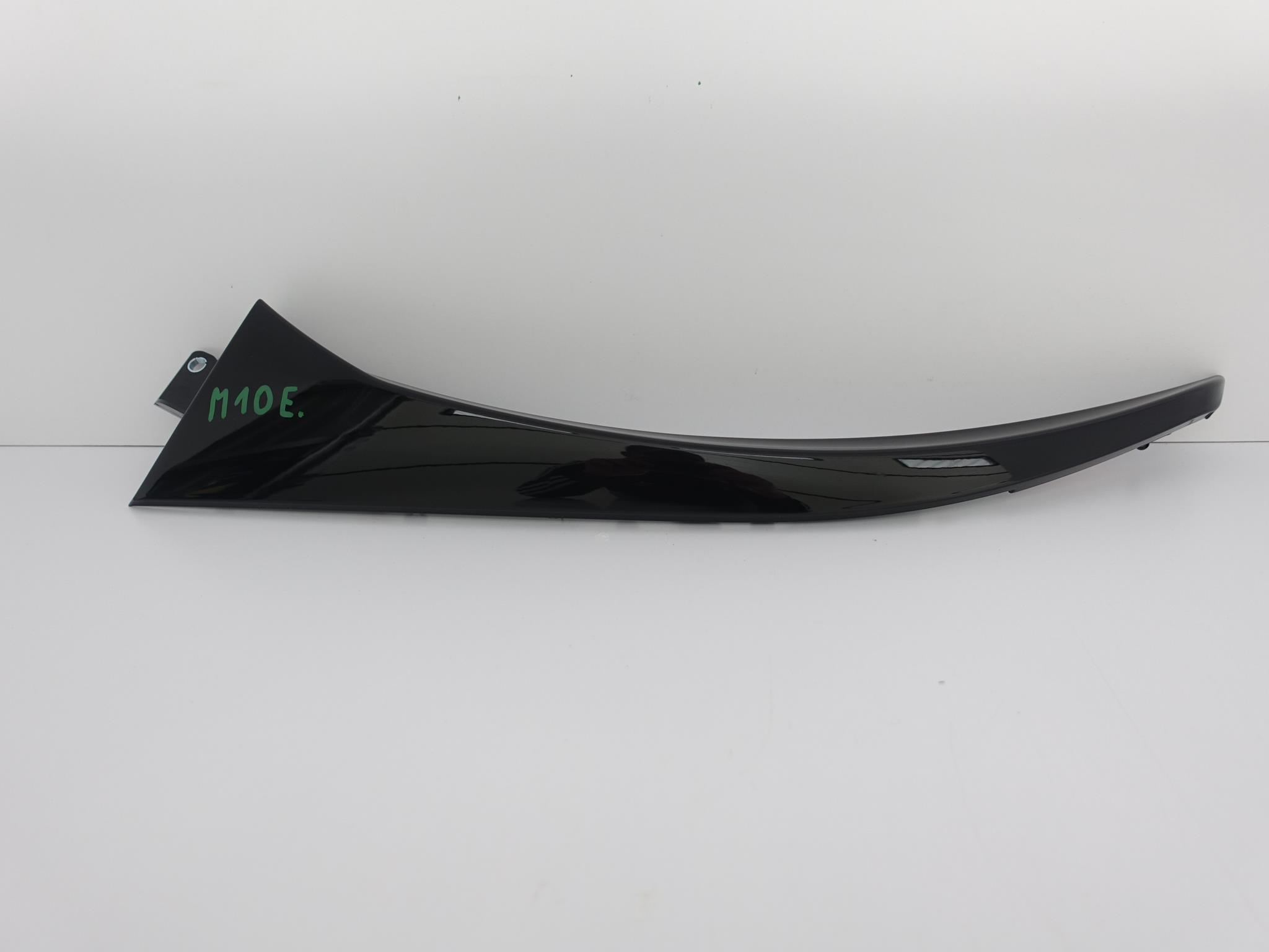 MASERATI LEVANTE lista fedél SPOILER bal far