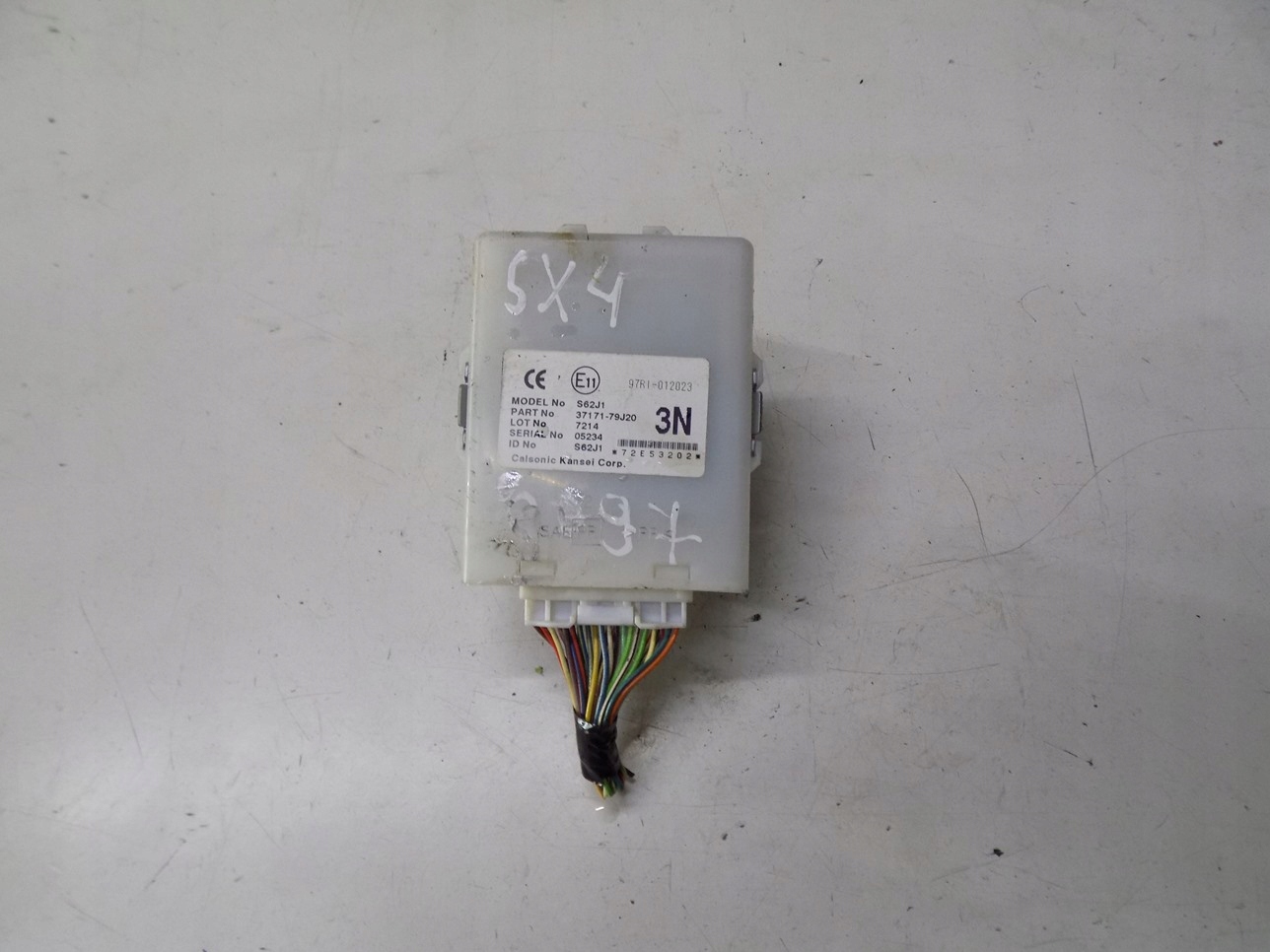 Moduł sterownik zamka drzwi Suzuki OE 37171-79J20