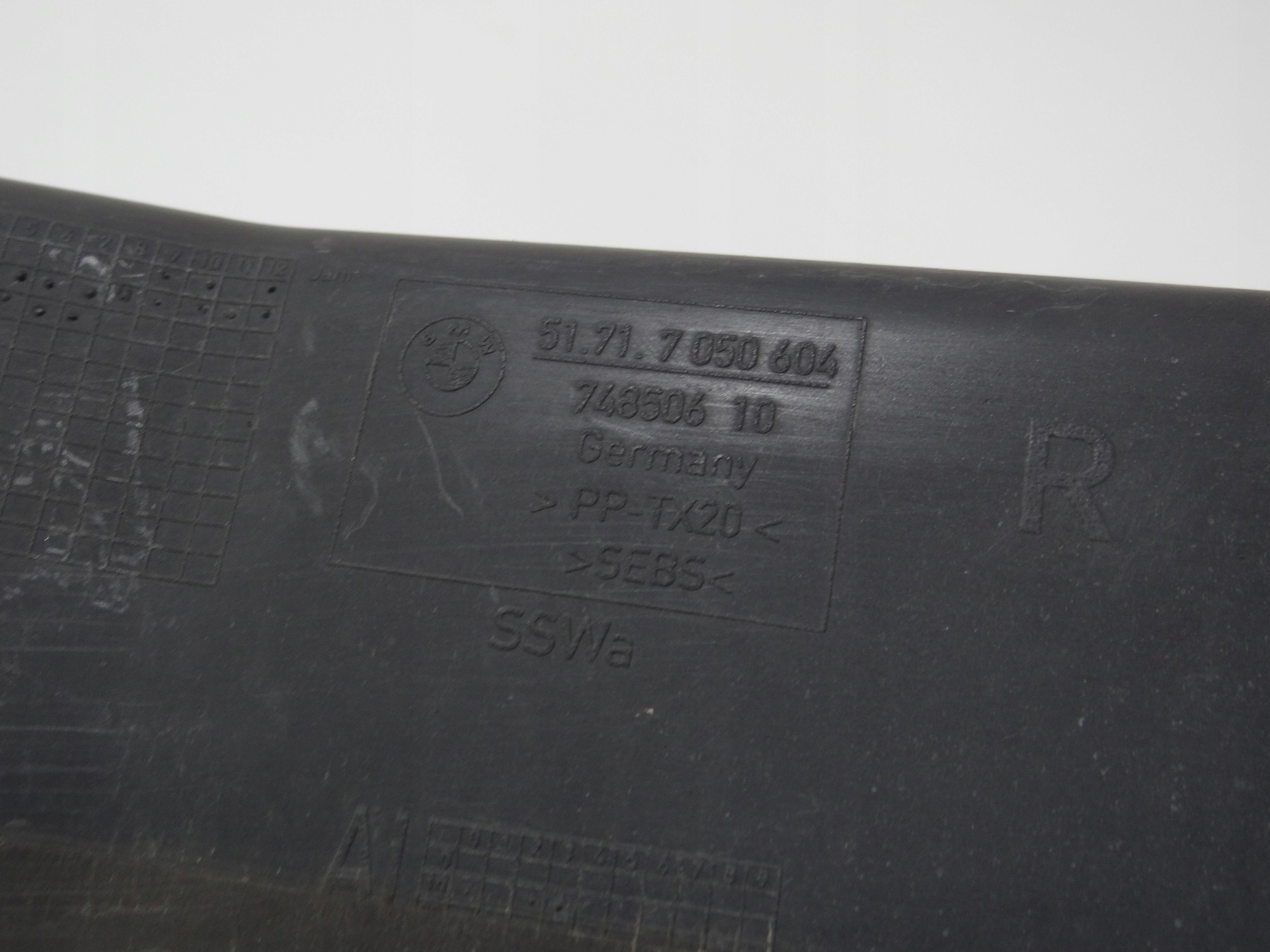 drain air right front BMW E60 7050604