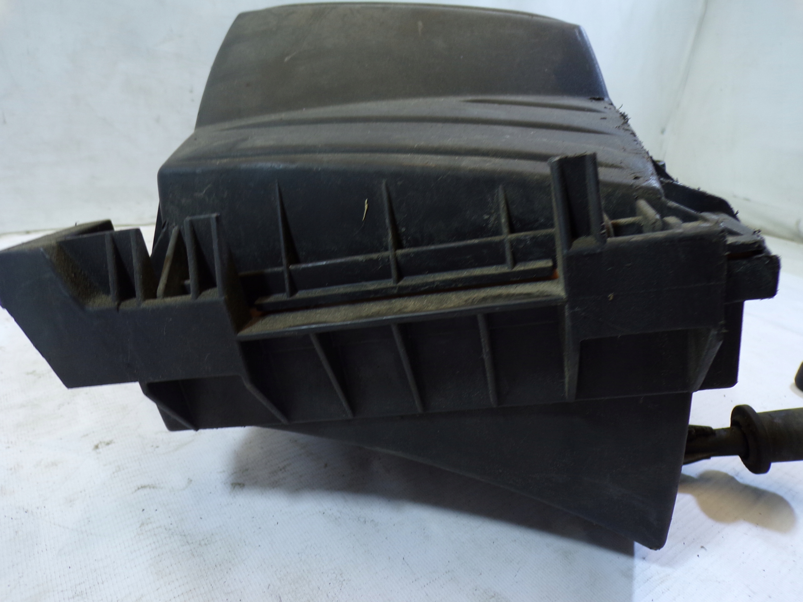Gehäuse filter luft Luftmassenmesser OPEL CORSA C 1.2 9129743