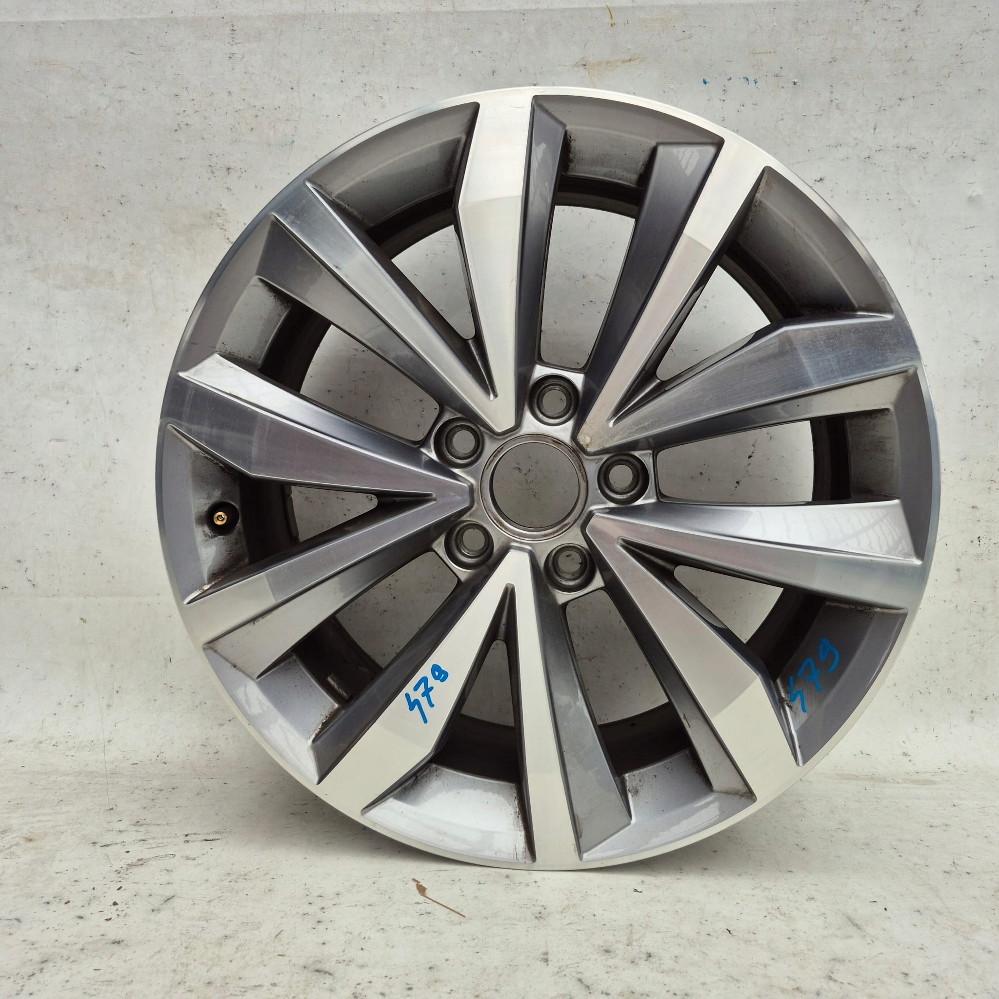 VW T-ROC 2GA 17- disk hliníkový 17" 2GA601025P