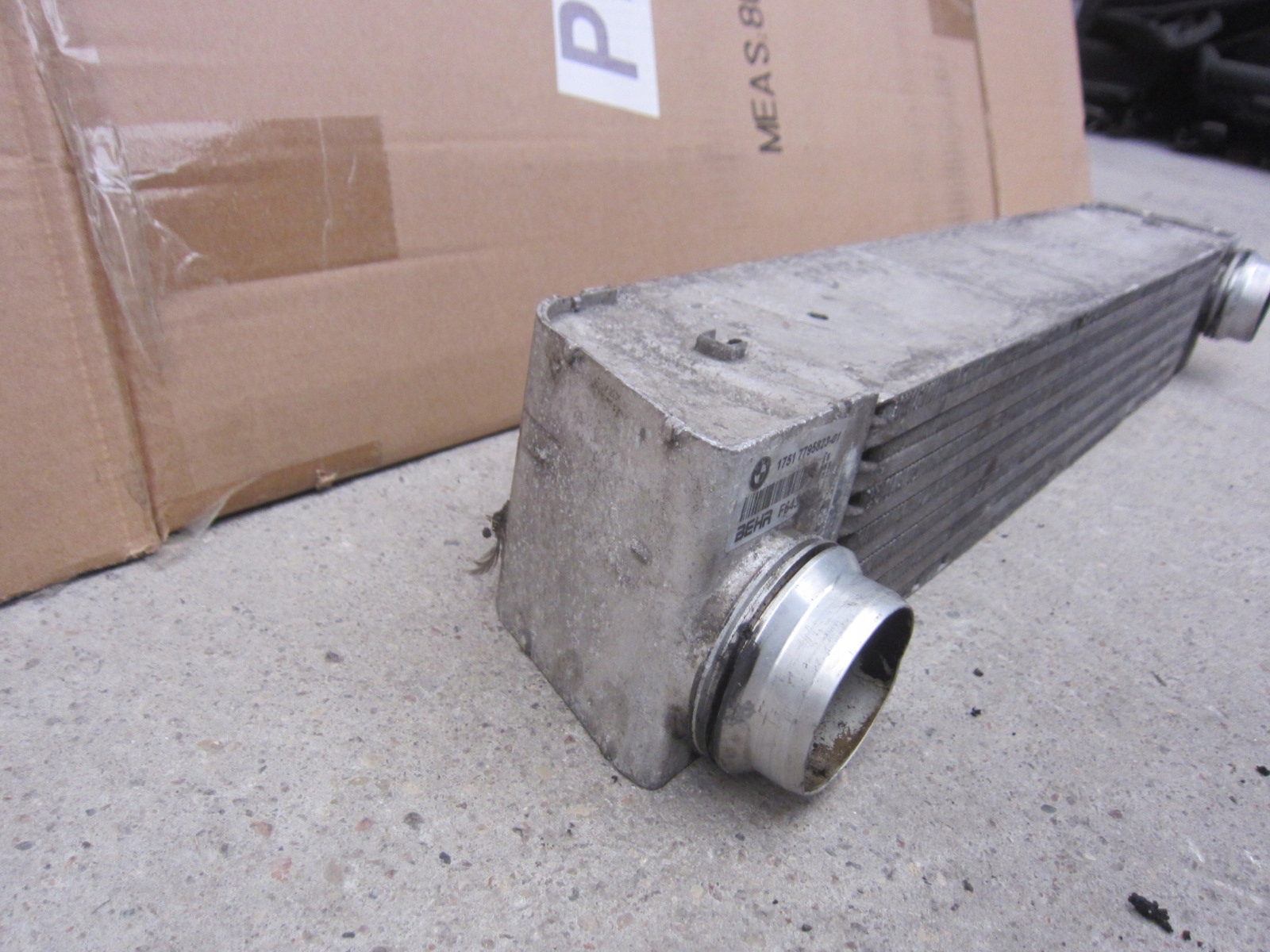BMW 5 E60 E61 N47 M47N2 M57N2 INTERCOOLER Kühler luft 17517795823