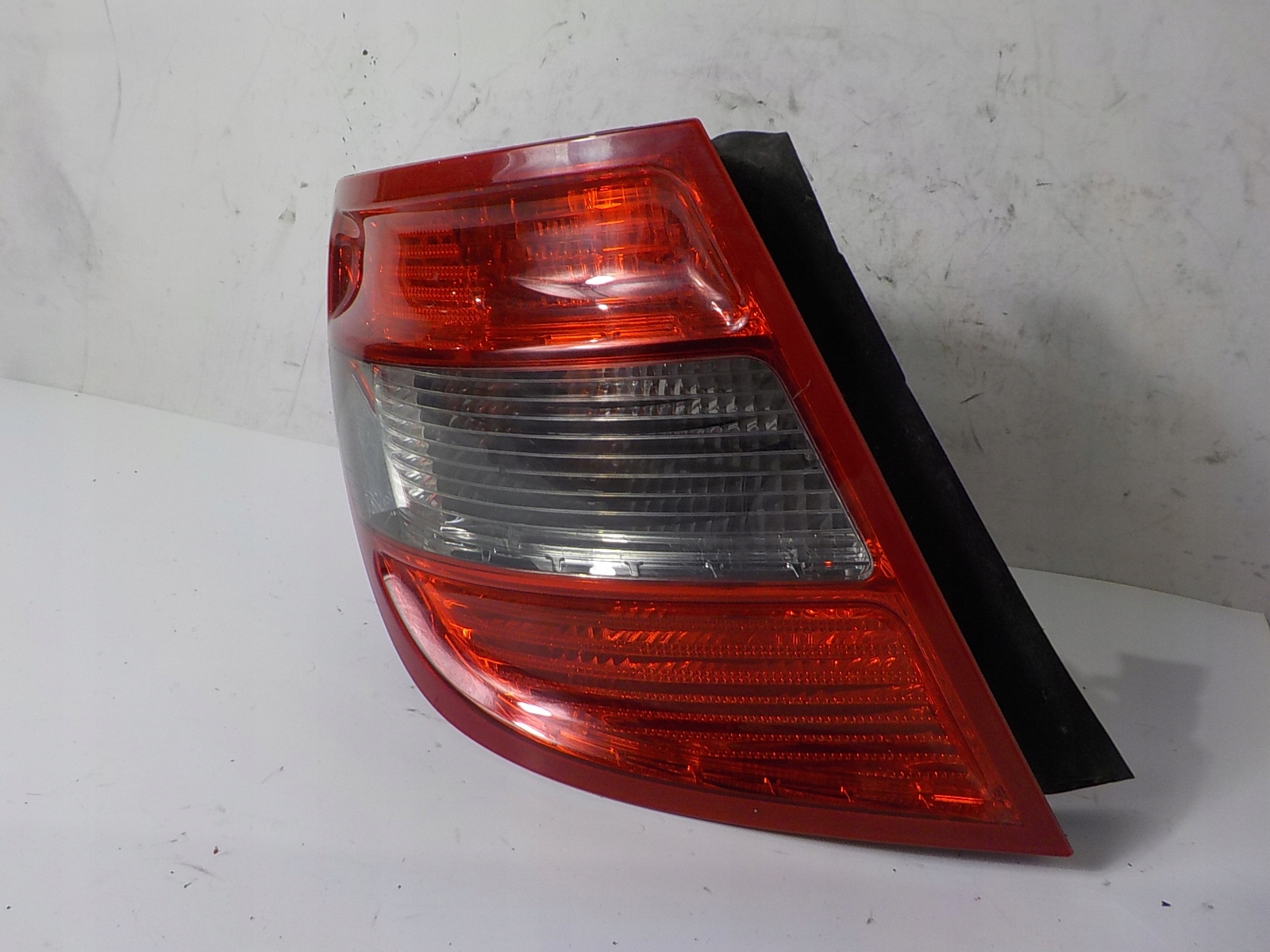 MERCEDES-BENZ W204 KOMBI light left rear left rear part