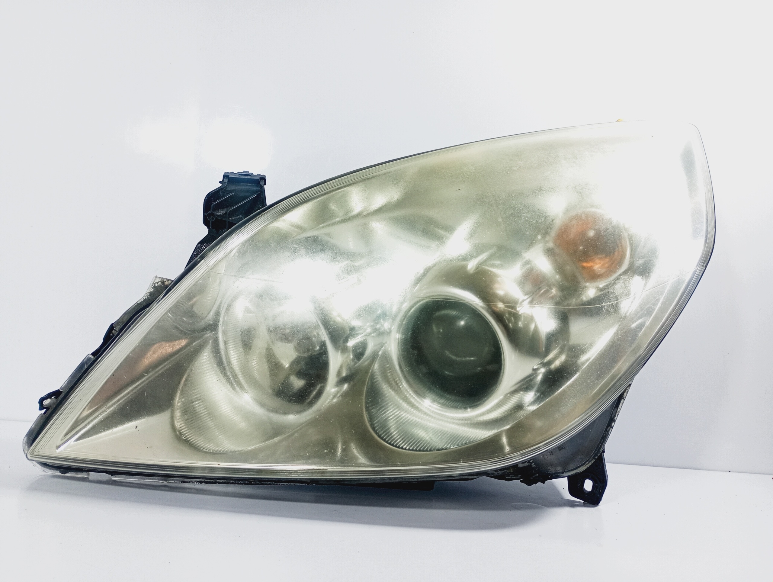 light left front reflektor left front OE 13251939 Opel Vectra C 04-09