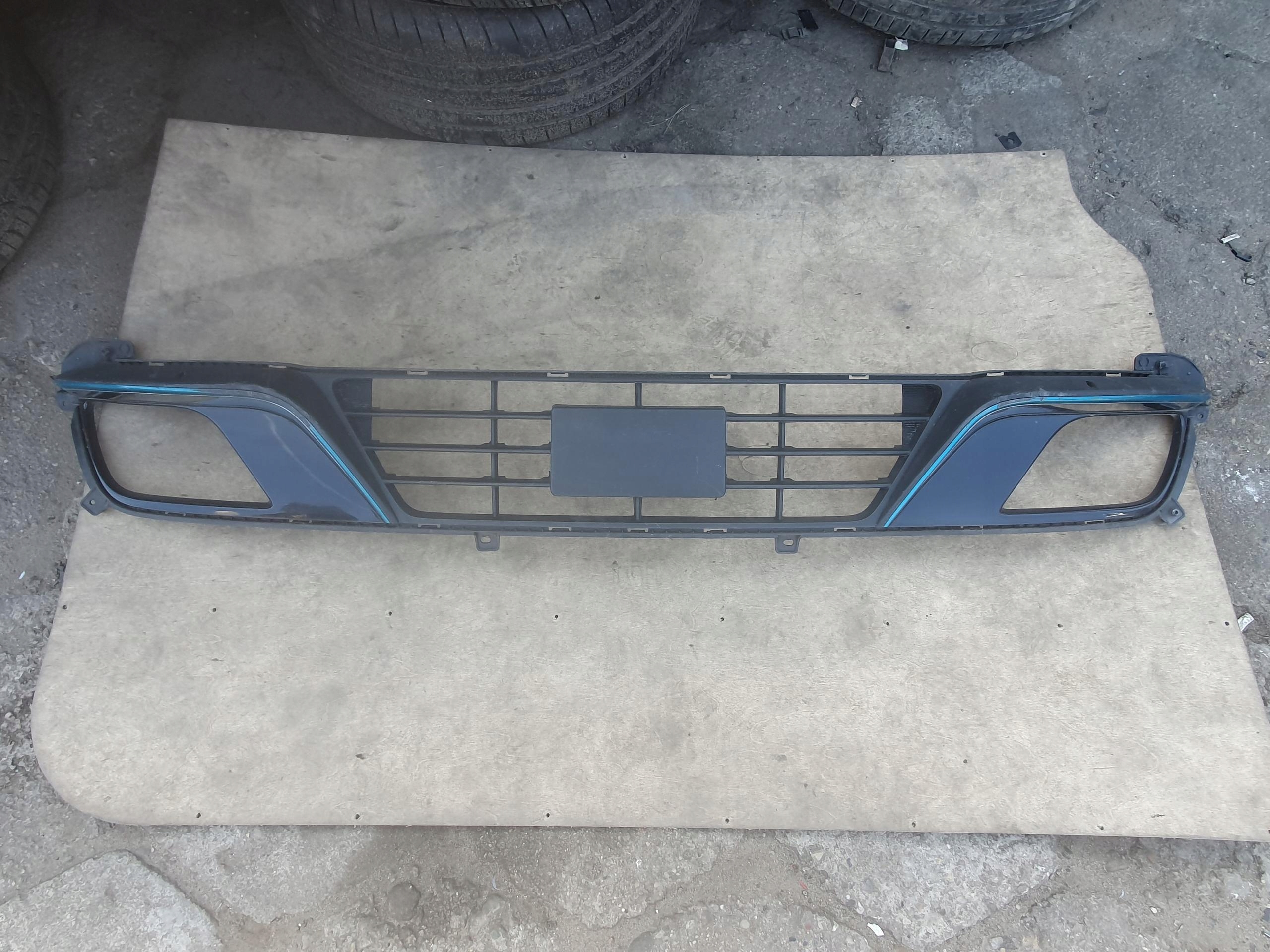 KRATKA ZDERZAKA PRZÓD PRZEDNIA ŚRODKOWA KIA NIRO I