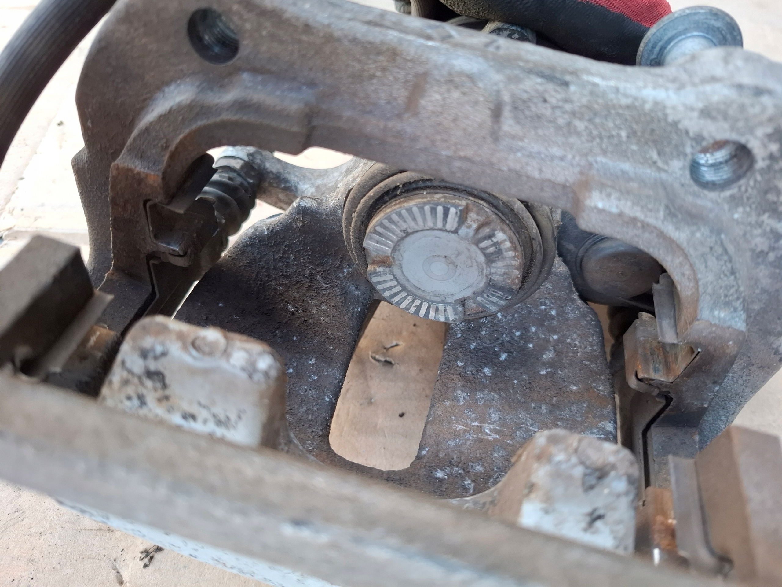 Land Rover Discovery 5 rear caliper brake LH JPLA2K328AE