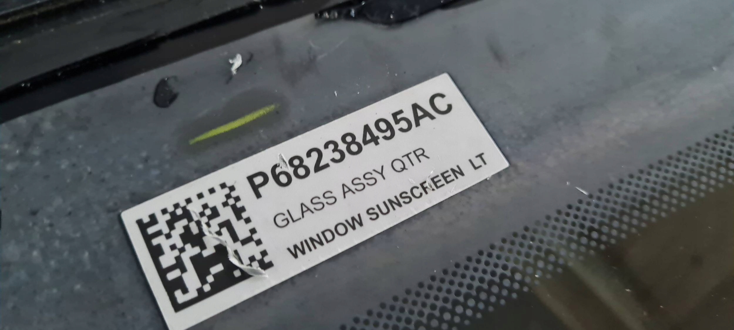 Chrysler Pacifica 2022 window bodywork left rear part 21R 2021 P68238495AC