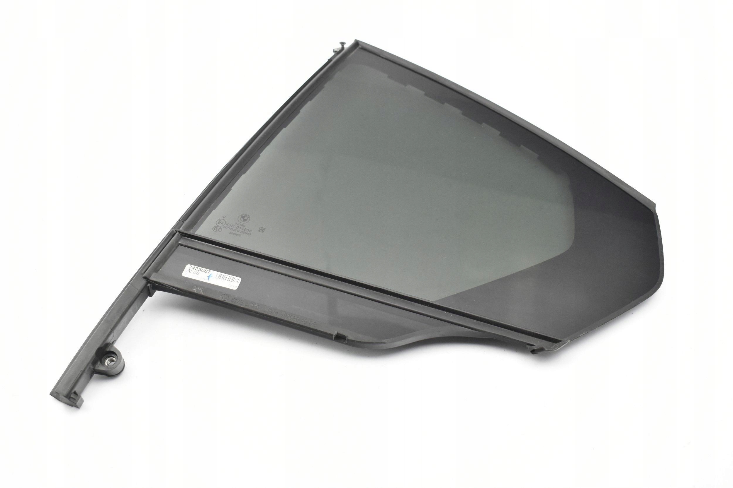 Стекло двери зд л темное 7425087 BMW G20 18-