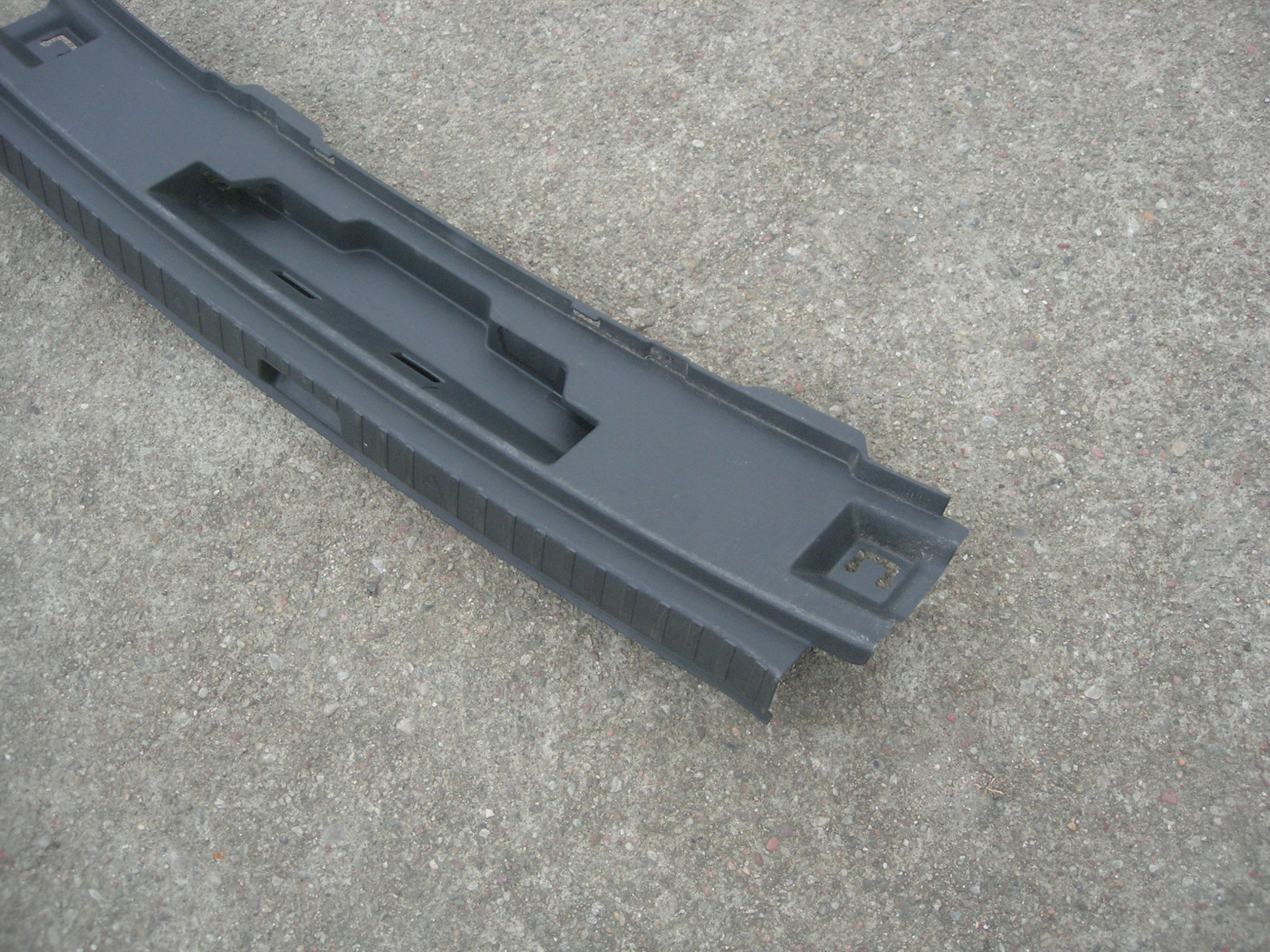 OSŁONA PASA TYŁ SKODA SCALA 657863459 WARSZAWA Producent części Skoda OE