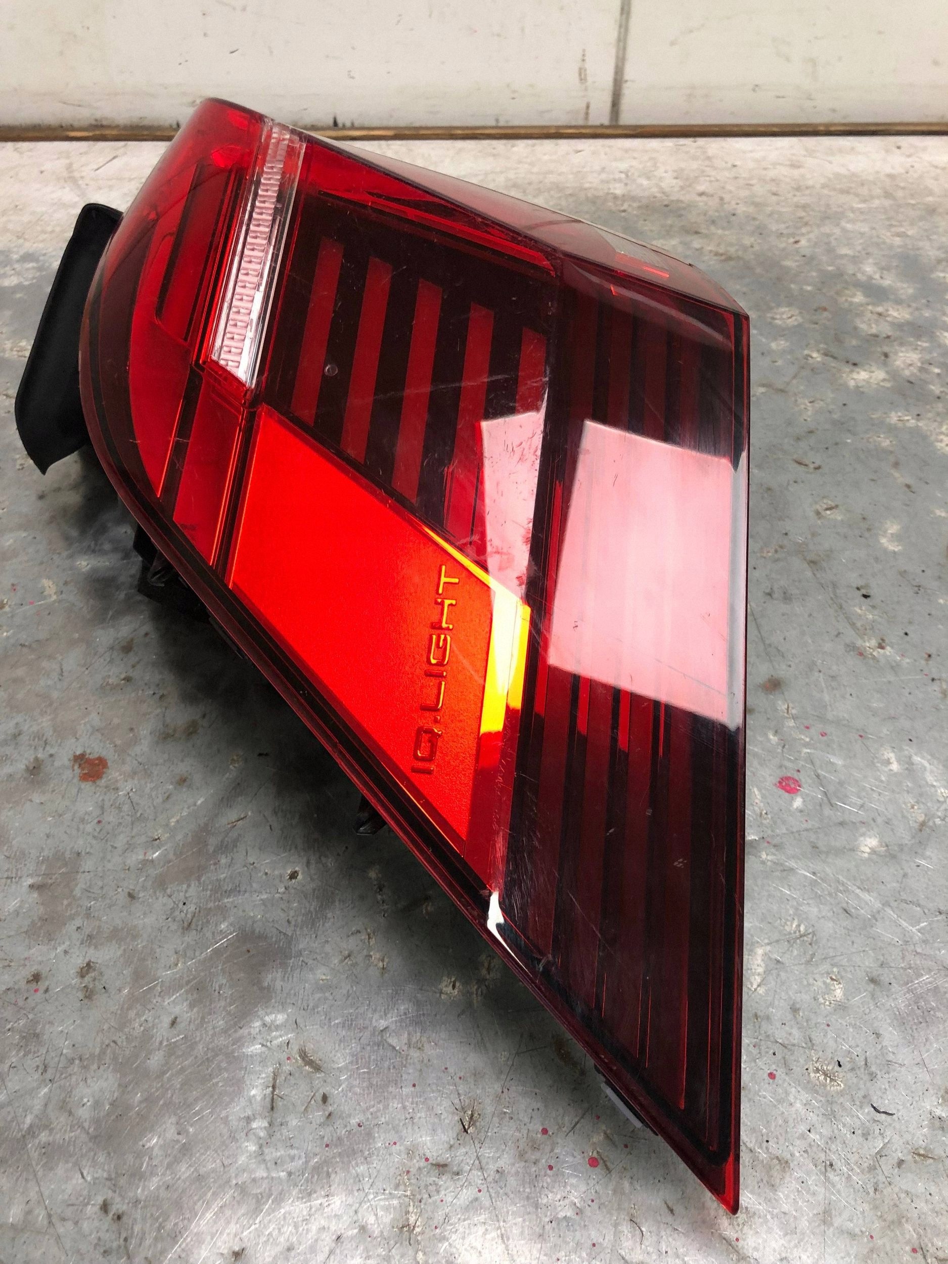 light left rear part VW TIGUAN II LIFT 5NA945207J