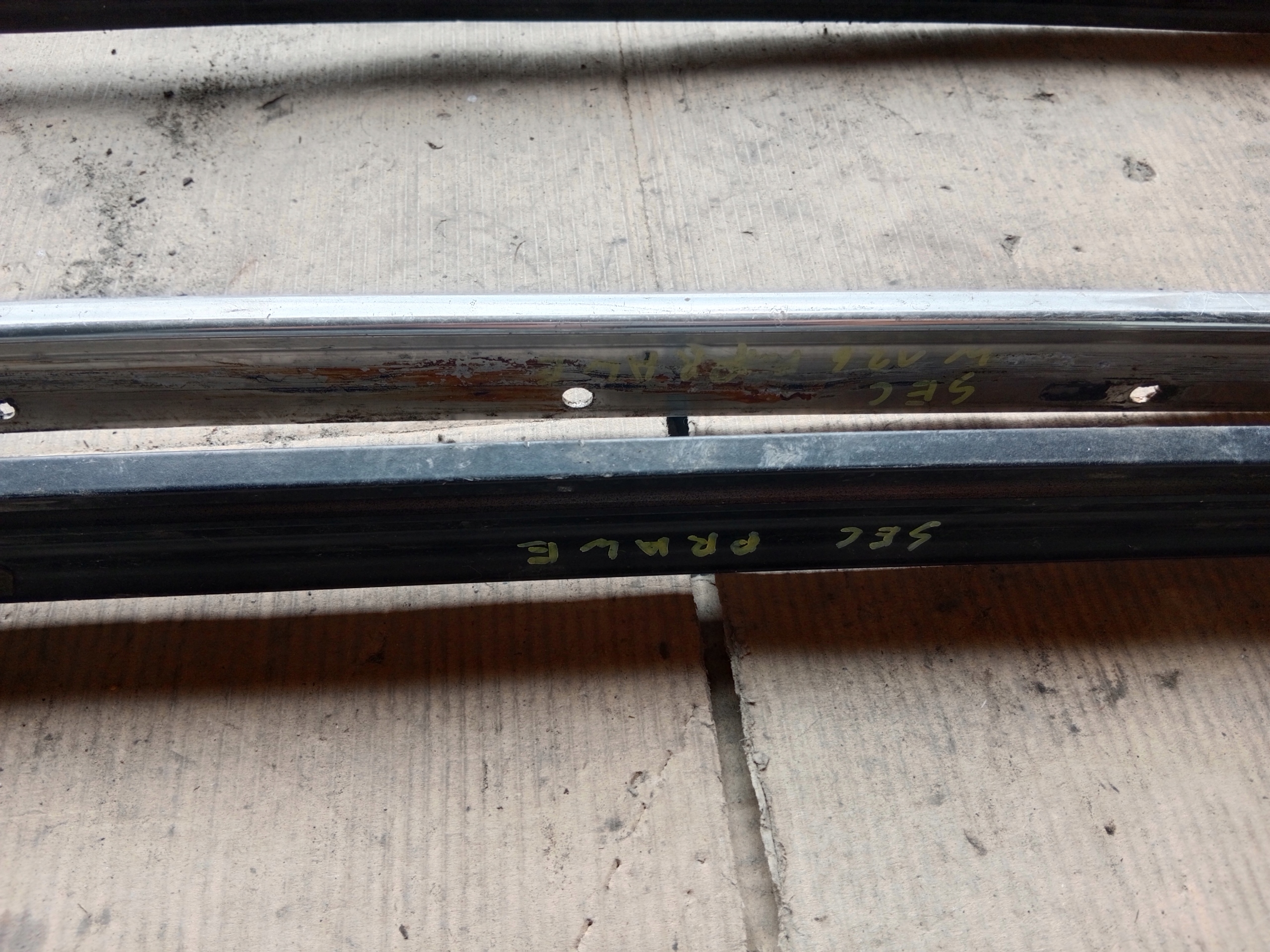 moulding windows right front MERCEDES SEC