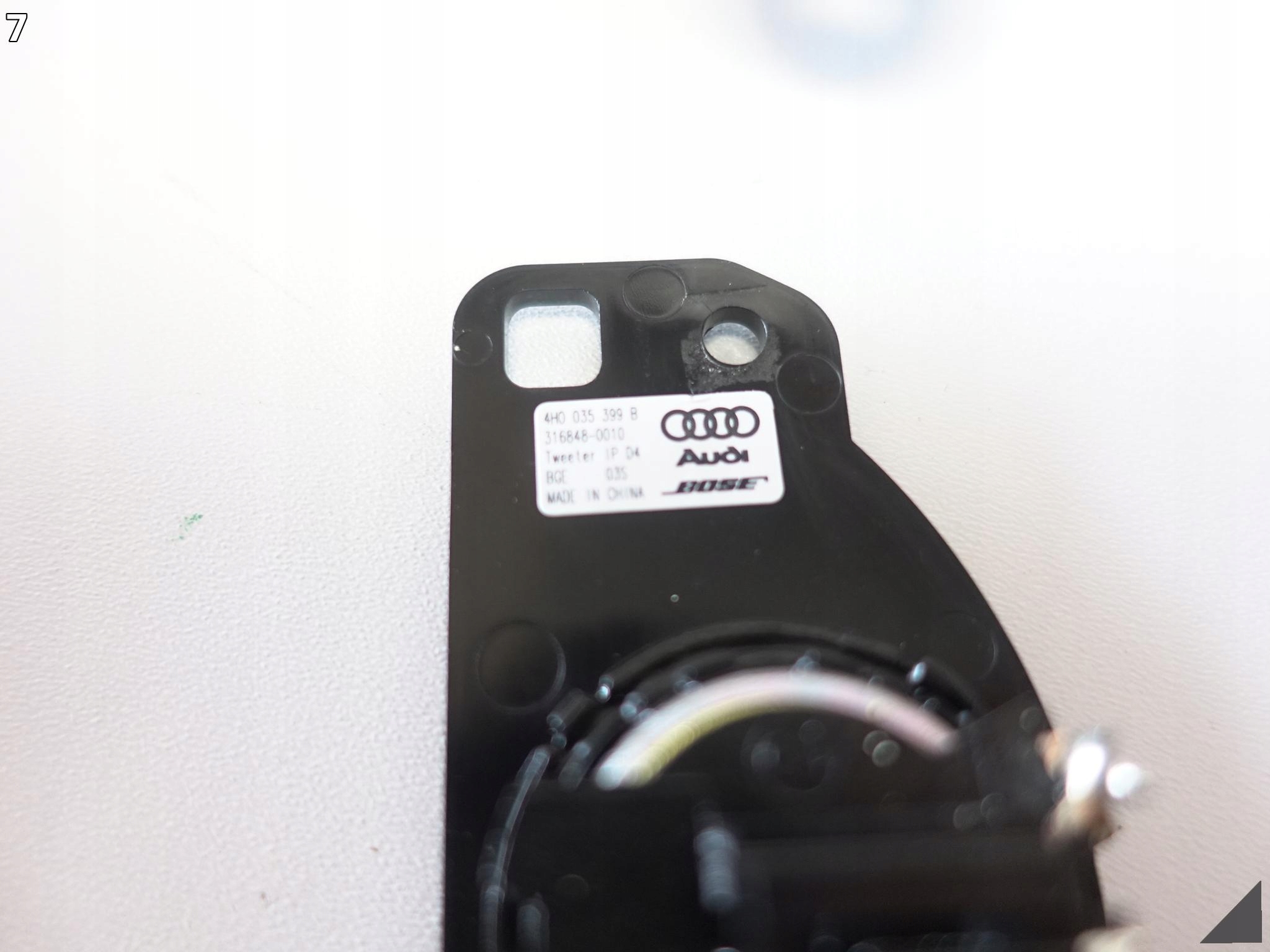 AUDI A8 S8 4H0 D4 SESTAVA SUBWOOFER repráků BOSE