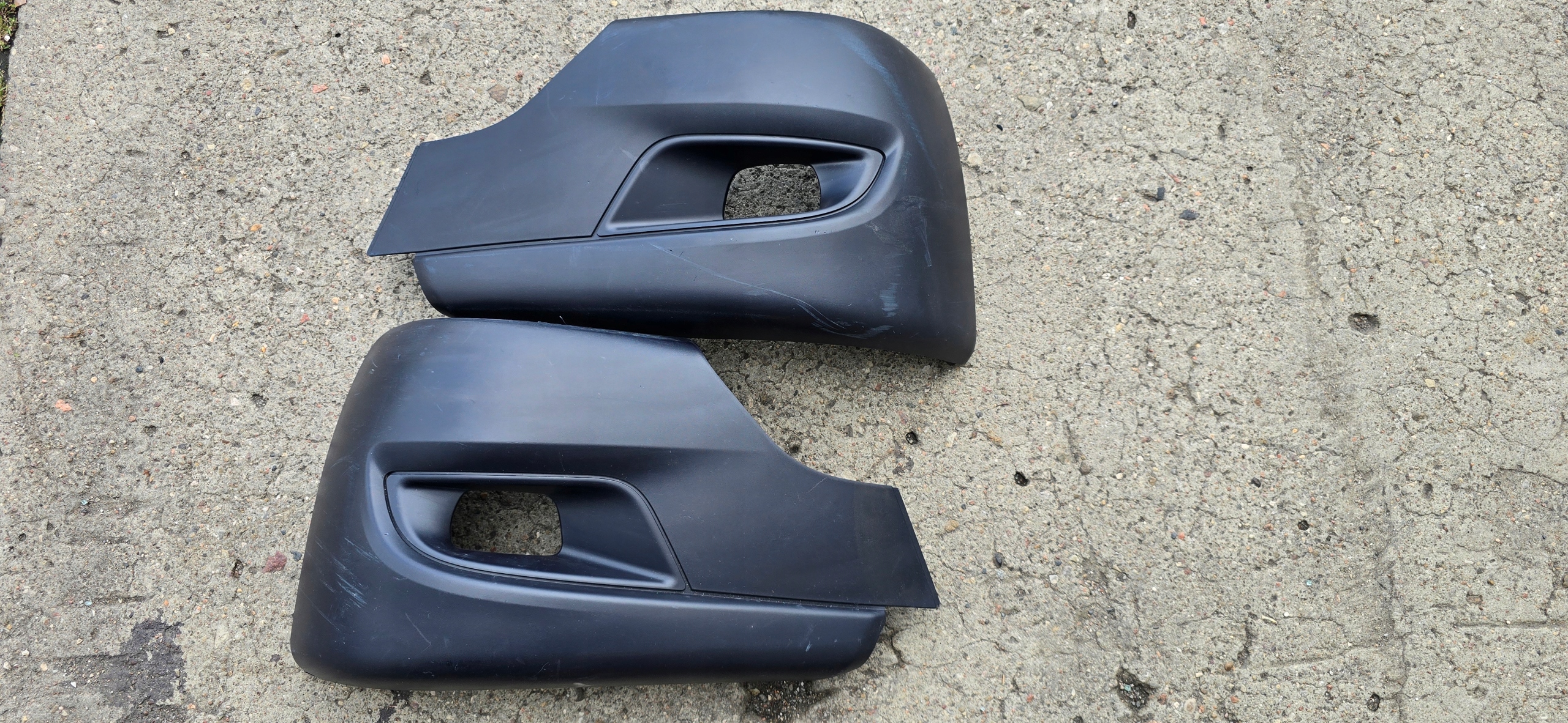 MITSUBISHI CANTER FUSO BUMPER LEFT RIGHT