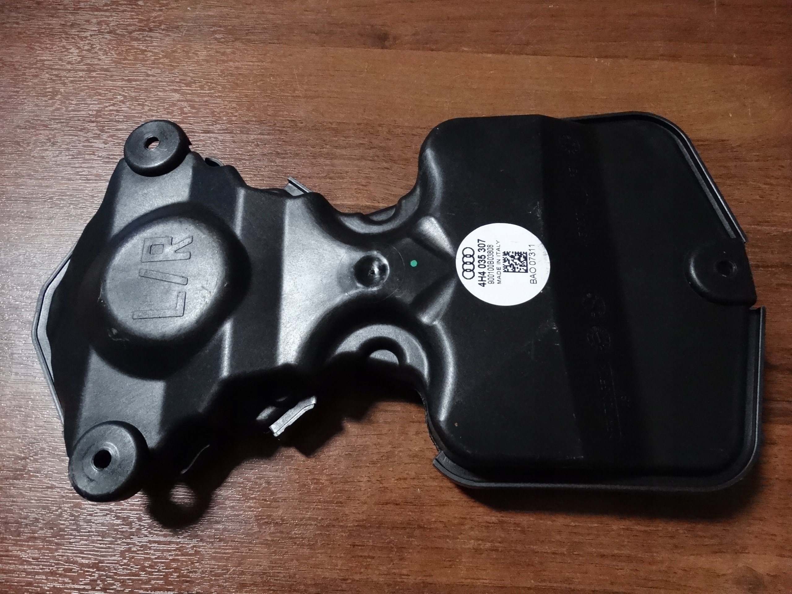 IDEALNY speaker SREDNIOTONOWY rear part AUDI A8 D4 1