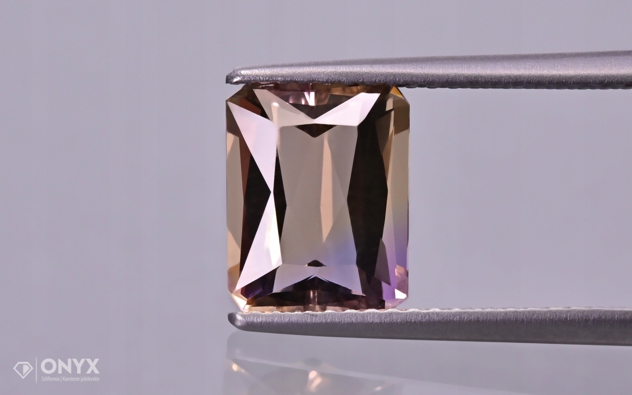 Ametryn fasetovaný oktagon 9,5x7,5 mm