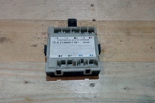 MERCEDES W213 модуль управления дверью A2139001118