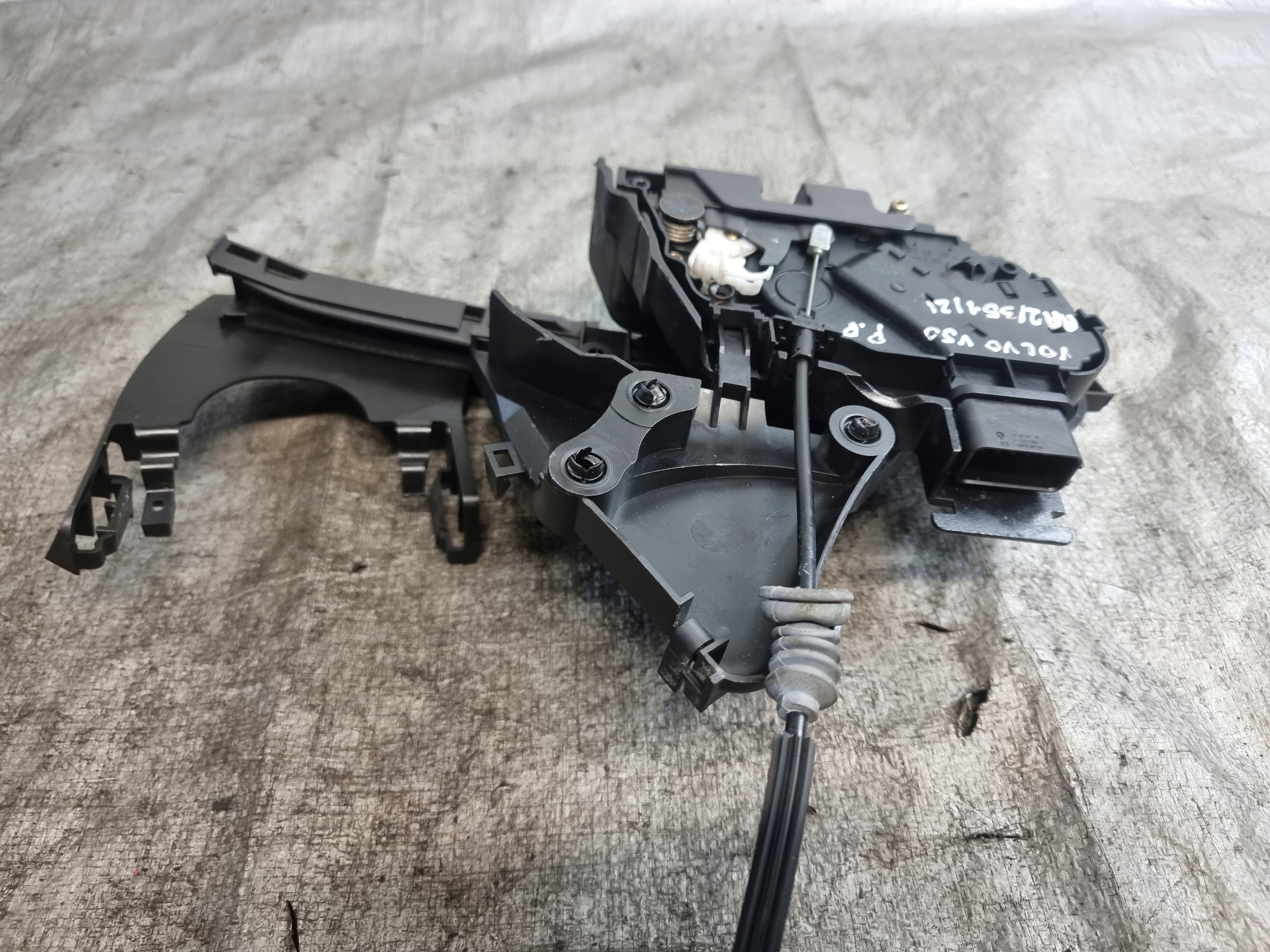 lock door right front 30699110 RH 10 PIN VOLVO V50